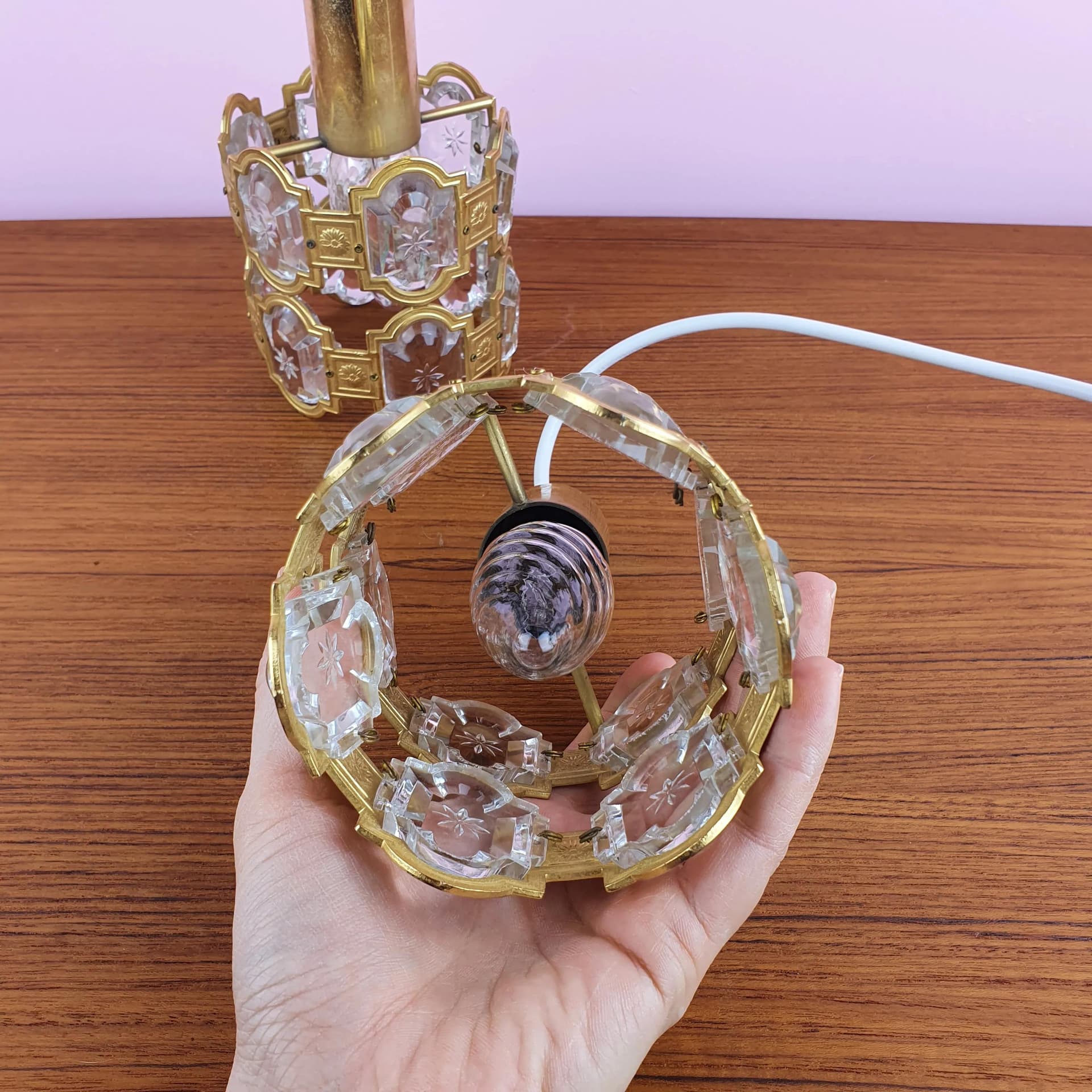 Para lampek wiszących, mosiądz złoty, kryształ, Szwecja, lata 60. - 68910