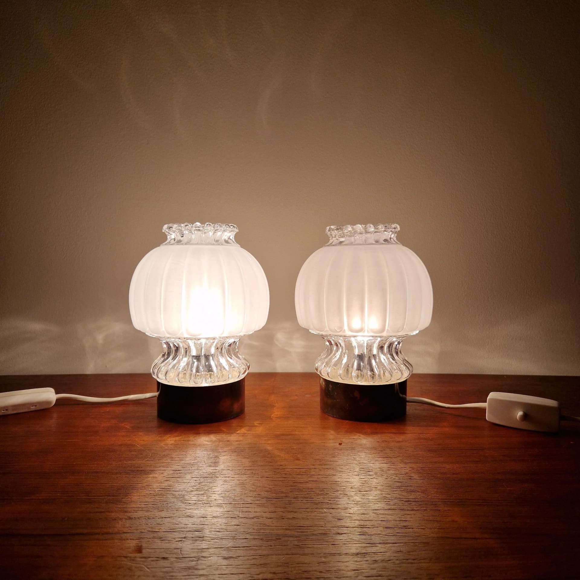 Para lampek nocnych, szkło białe, Niemcy, lata 60. - 68854