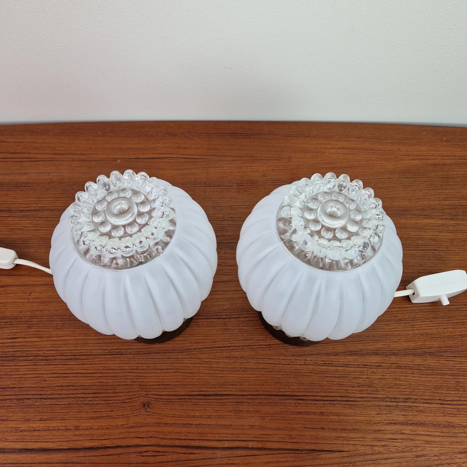 Para lampek nocnych, szkło białe, Niemcy, lata 60. - 68851