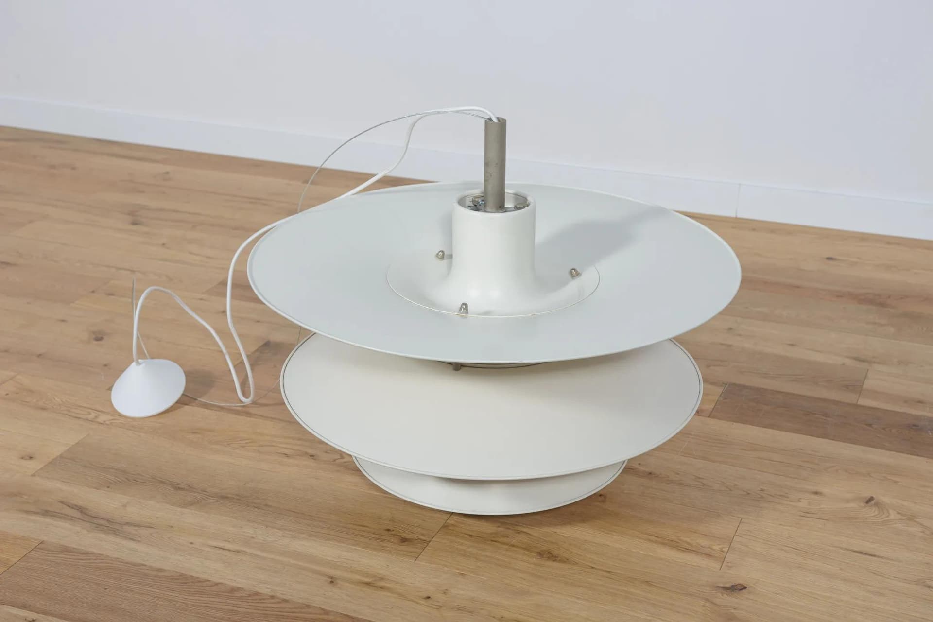 Lampa sufitowa Charlottenborg PH 6 1/2-6, metal biały, proj. P. Henningsen, Louis Poulsen, Dania, lata 70. - 72116