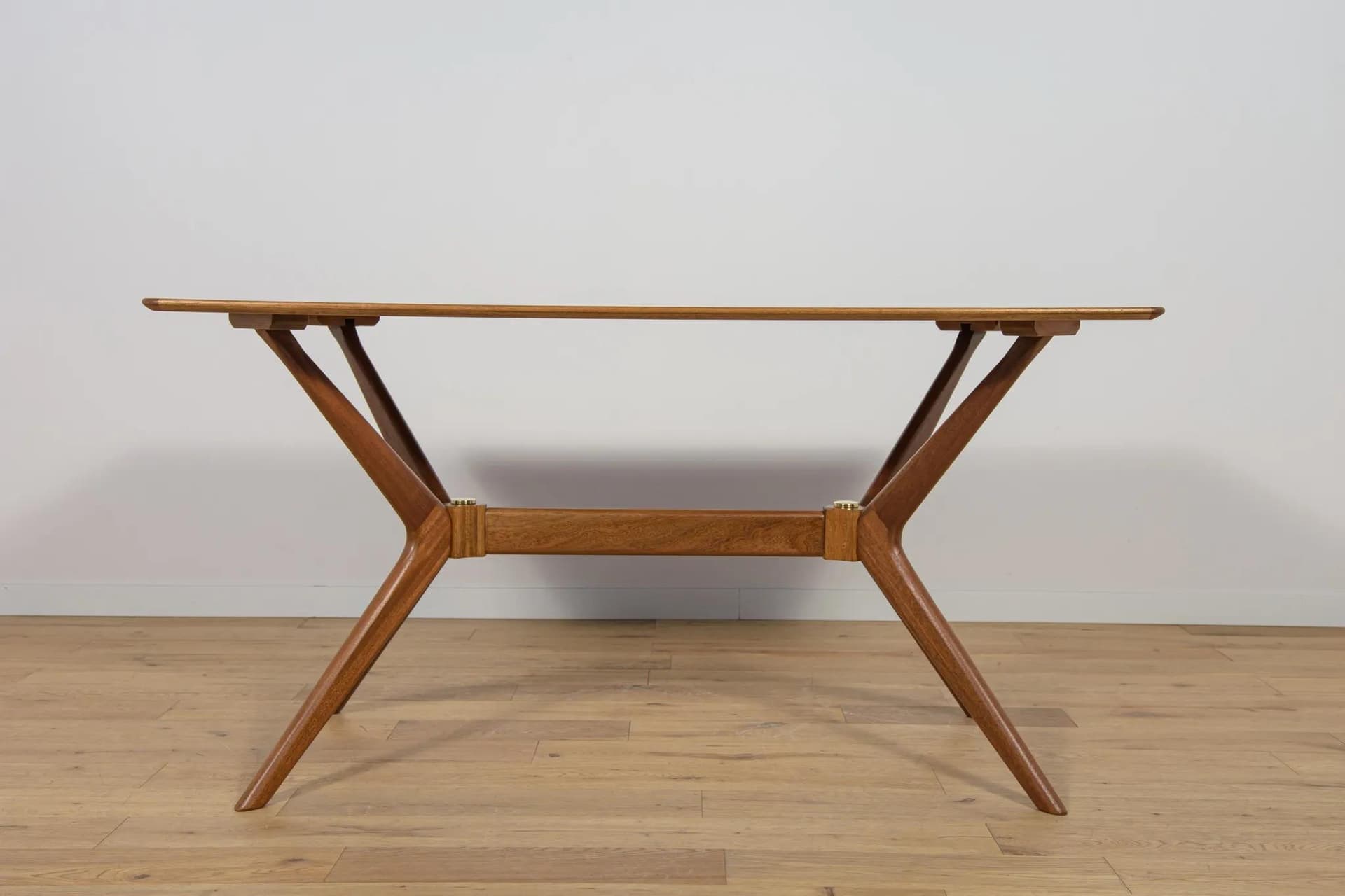 Table Helicopter, brown teak, G-Plan, United Kingdom, 1950s. - 72045