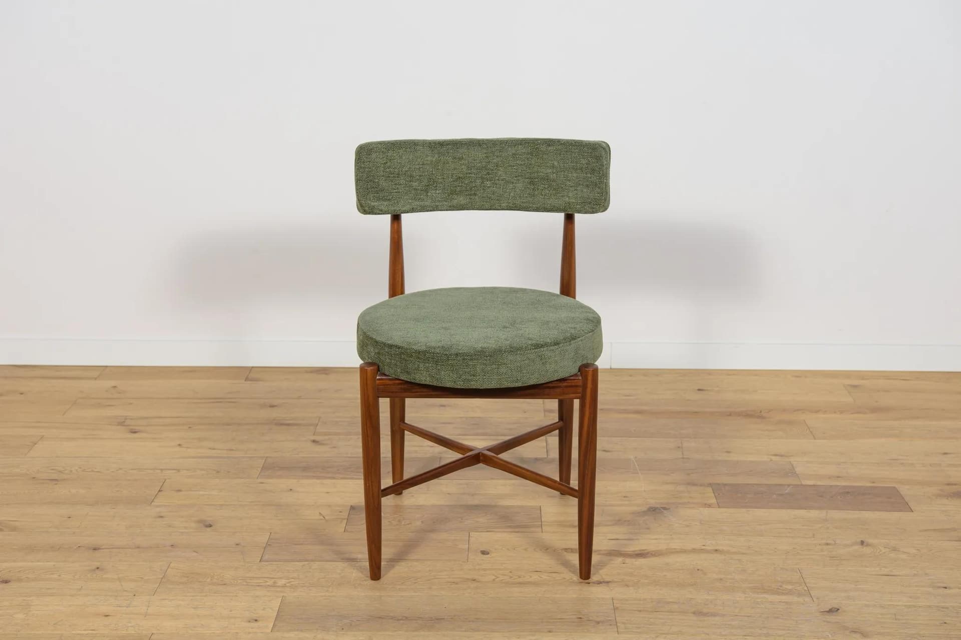 Set of six chairs, green teak, by I. Kofod-Larsen, for G-Plan, United Kingdom, 1960s. - 72041