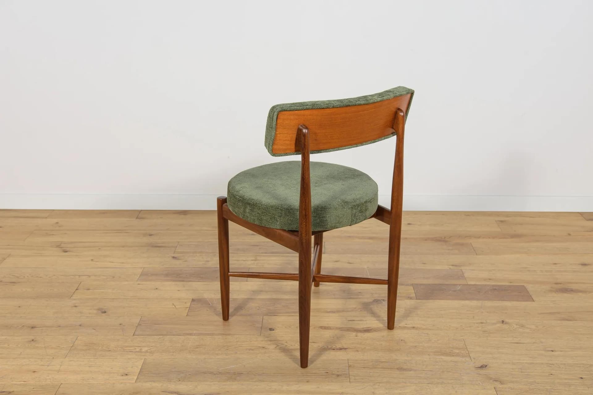 Set of six chairs, green teak, by I. Kofod-Larsen, for G-Plan, United Kingdom, 1960s. - 72042