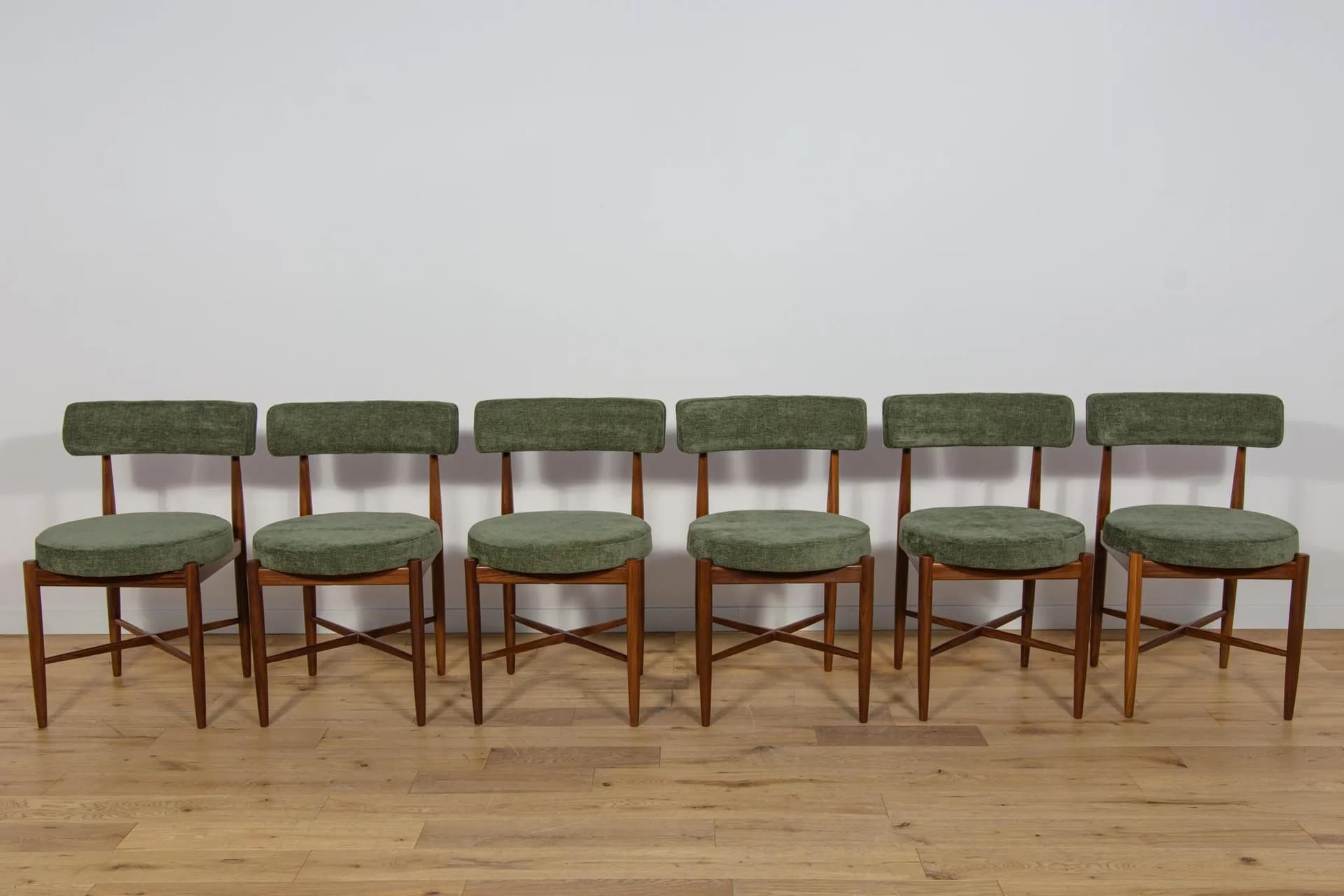 Set of six chairs, green teak, by I. Kofod-Larsen, for G-Plan, United Kingdom, 1960s. - 72036