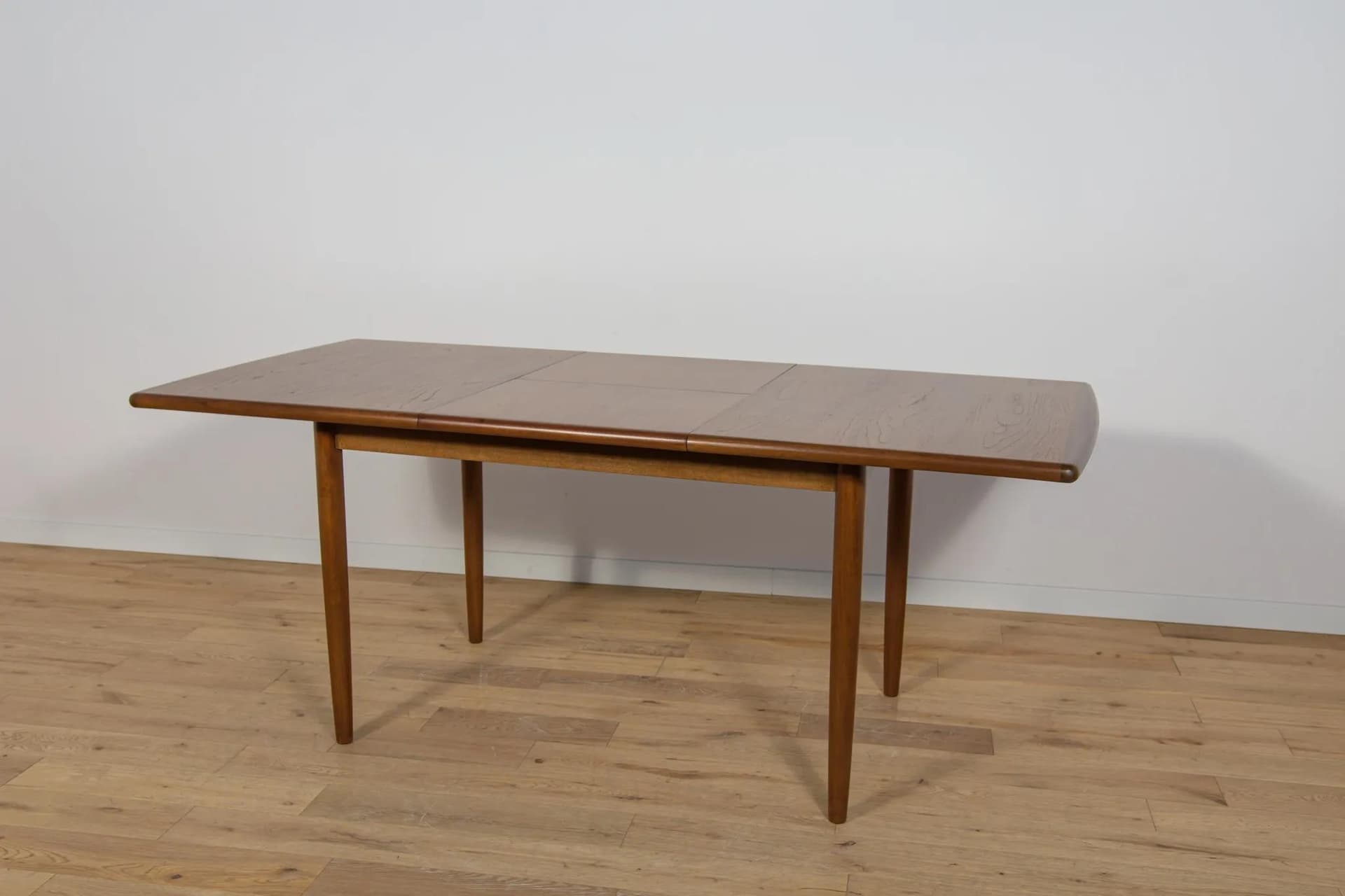 Dining table Meredew, brown teak, United Kingdom, 1970s. - 72009