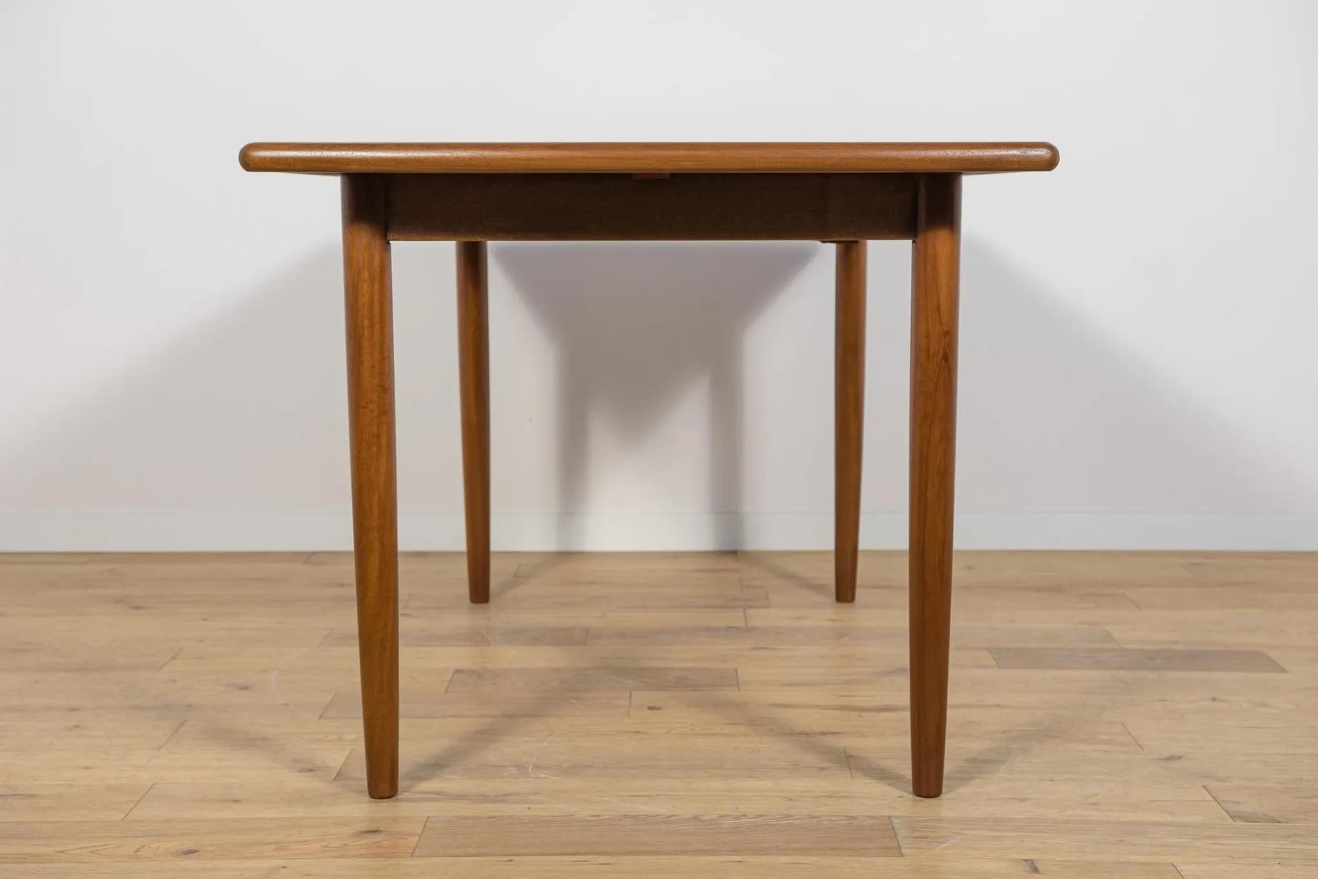 Dining table Meredew, brown teak, United Kingdom, 1970s. - 72013