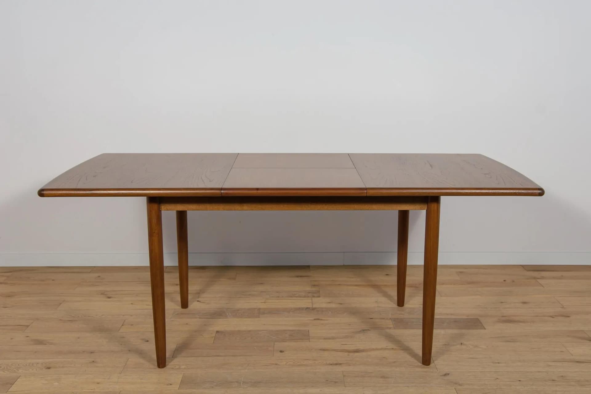 Dining table Meredew, brown teak, United Kingdom, 1970s. - 72010