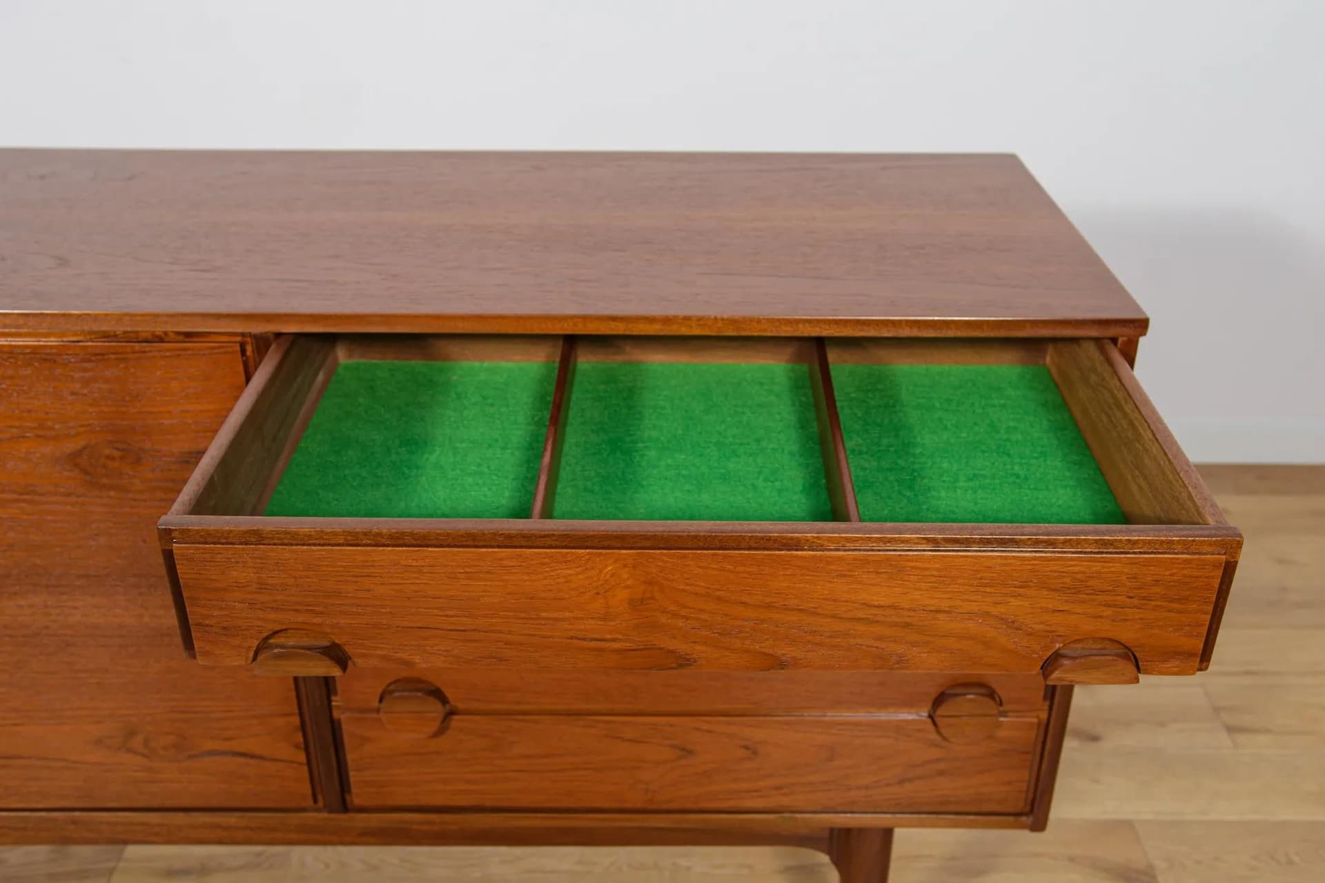 Sideboard, brown teak, United Kingdom, 1960s. - 71977