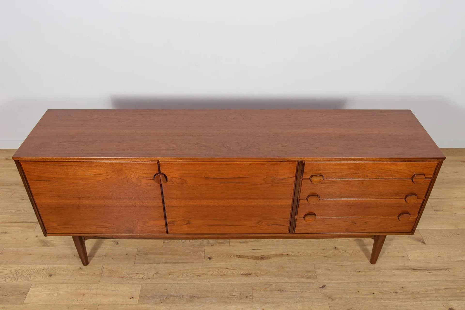 Sideboard, brown teak, United Kingdom, 1960s. - 71980