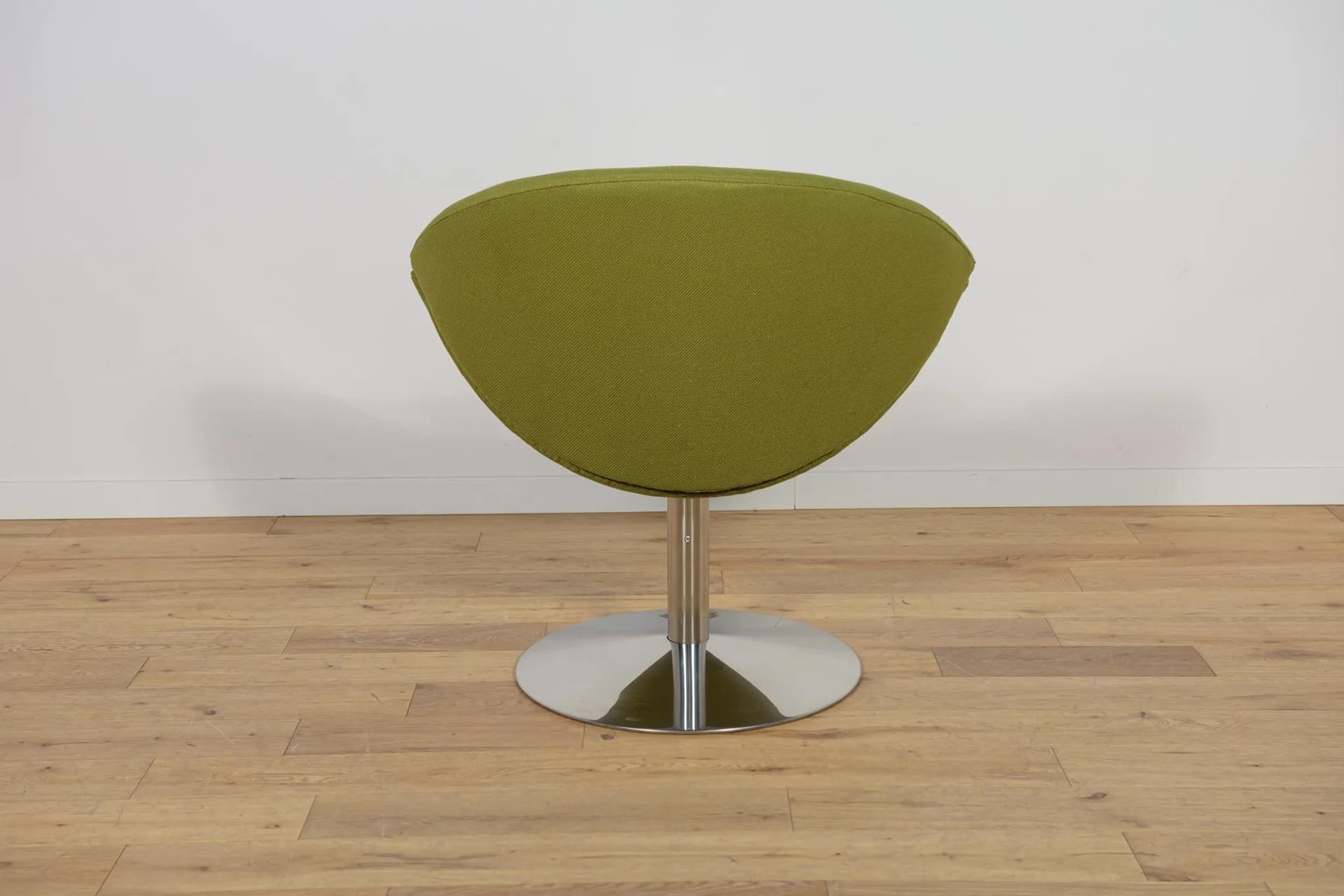 Fotel Apollo, oliwkowozielona wełna, stal szczotkowana, proj. P. Hjort Lorentzen, J. Foersom, Dania, XXI w. - 71868