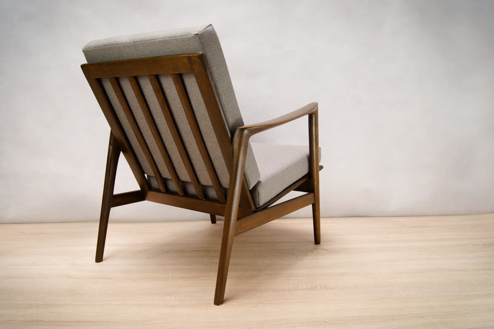Armchair 300-139, grey, walnut beech, Swarzędzka Fabryka Mebli, Poland, 1960s. - 71835