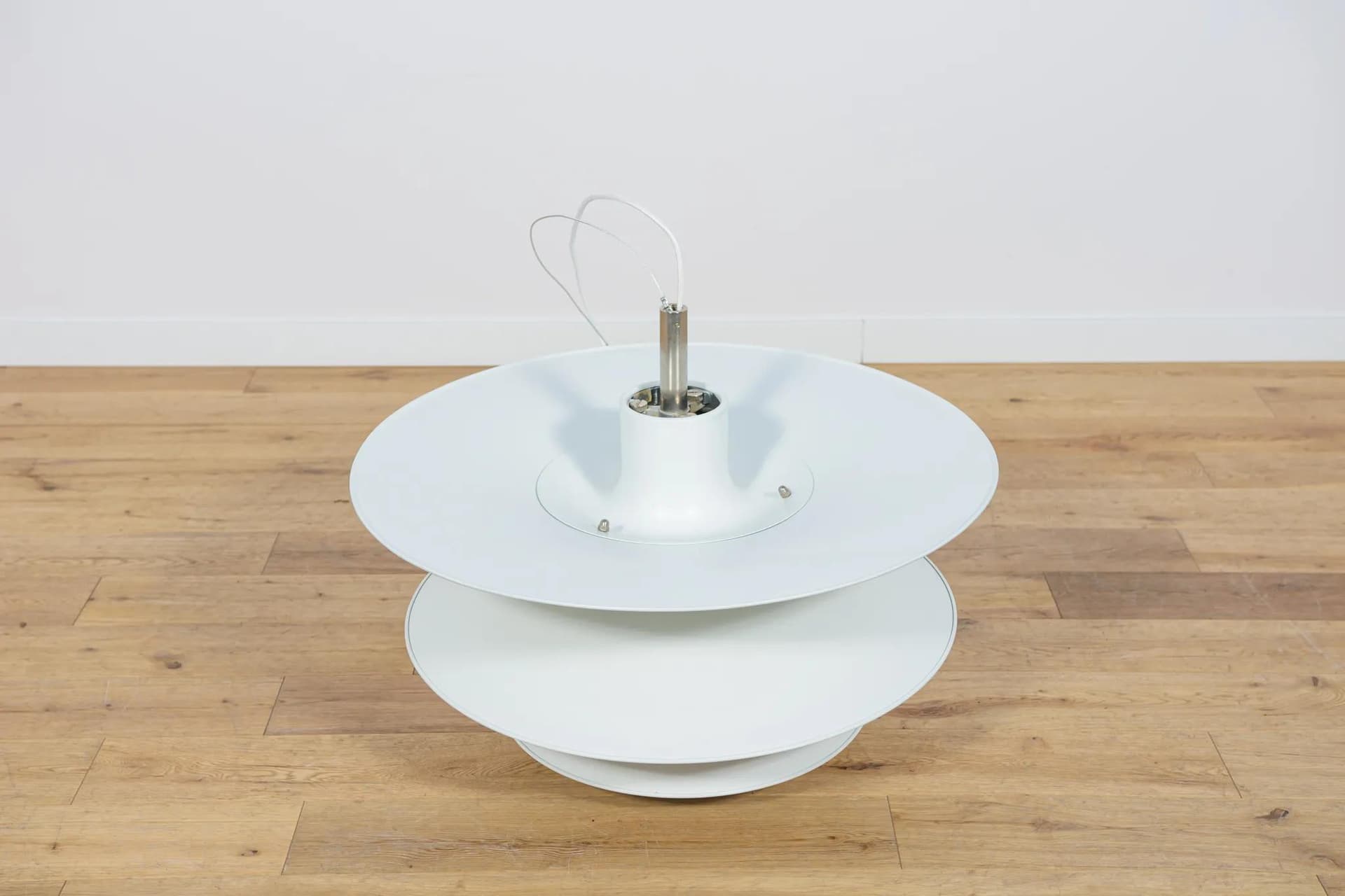 Lampa wisząca Charlottenborg PH 6 1/2-6, aluminium biały, proj. P. Henningsen, Louis Poulsen, Dania, lata 70. - 71794