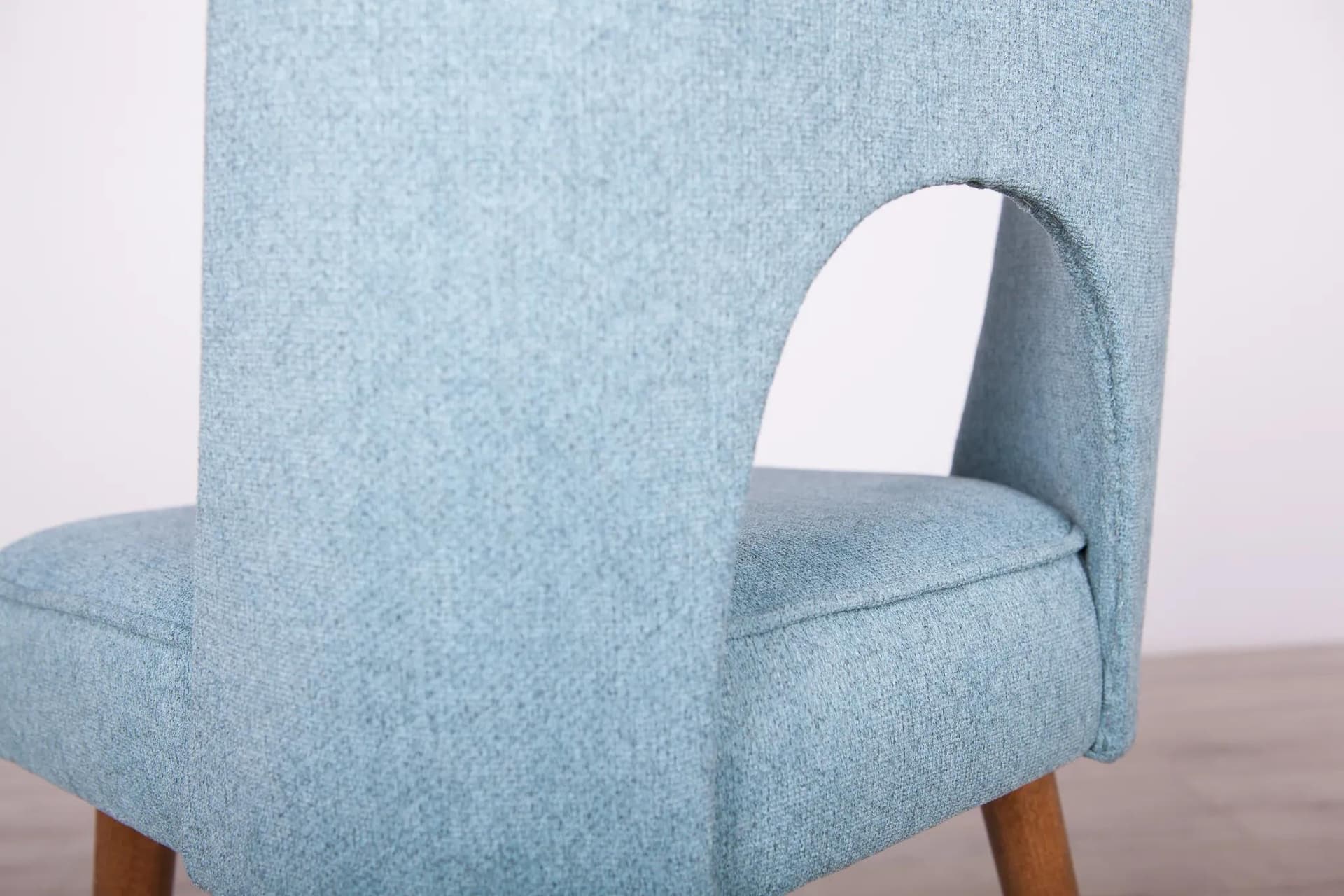 Set of six Muszelka chairs, oak, blue upholstery, Bydgoska Fabryka Mebli, Poland, 1960s. - 71773