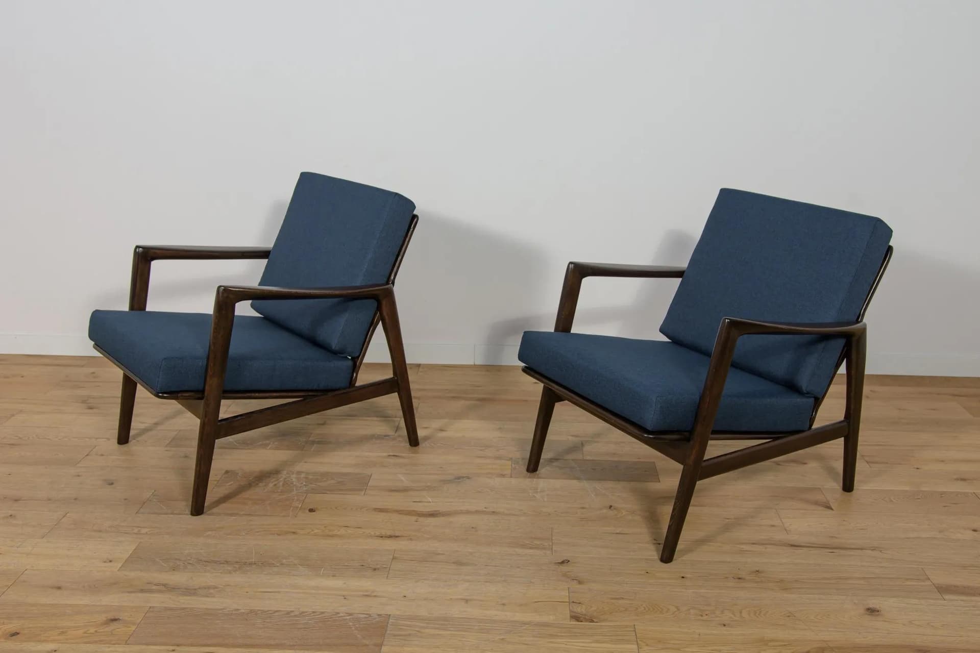 Pair of armchairs 300-139, navy blue, rosewood-stained beech, Swarzędzka Fabryka Mebli, Poland, 1960s. - 71689