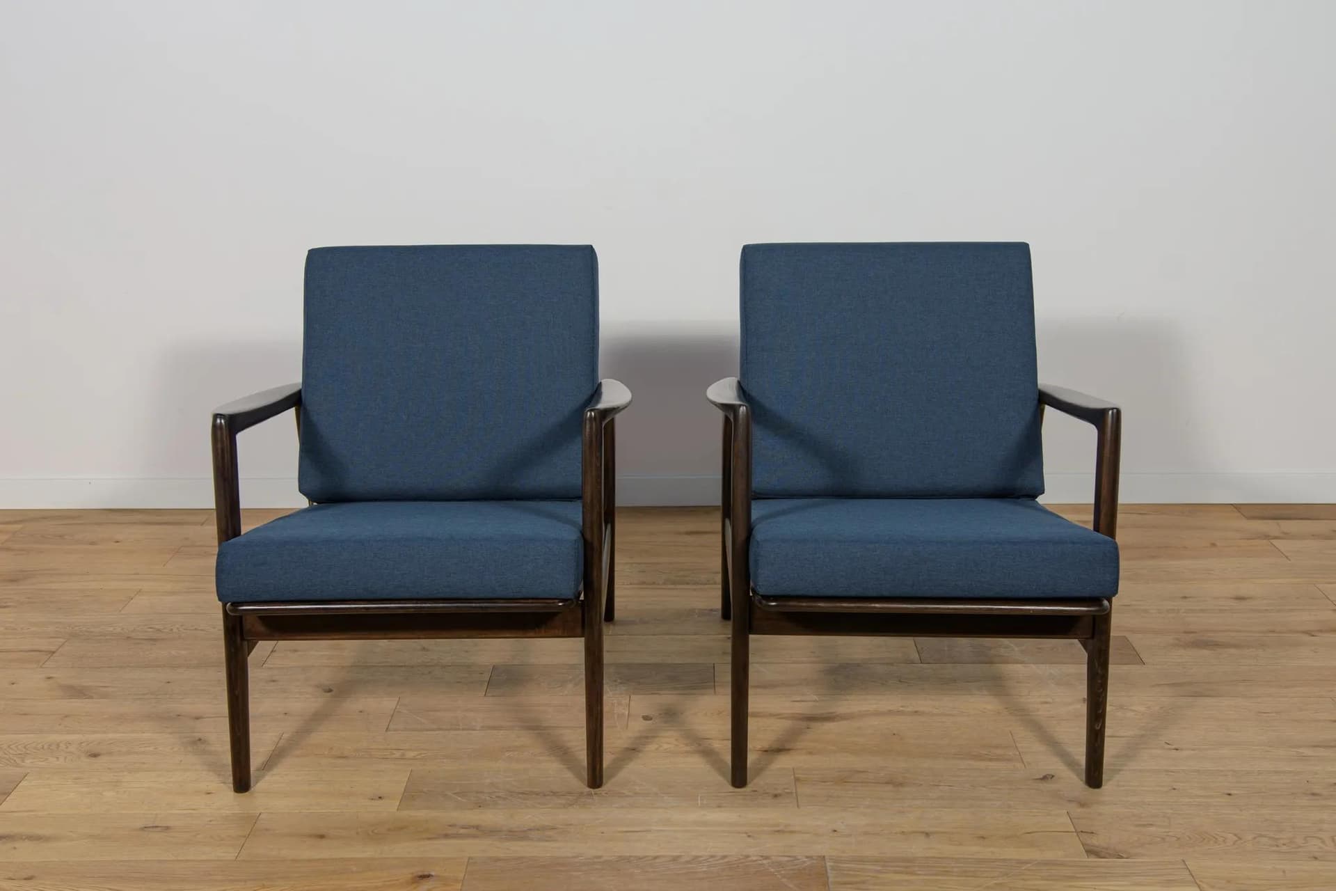 Pair of armchairs 300-139, navy blue, rosewood-stained beech, Swarzędzka Fabryka Mebli, Poland, 1960s. - 71690