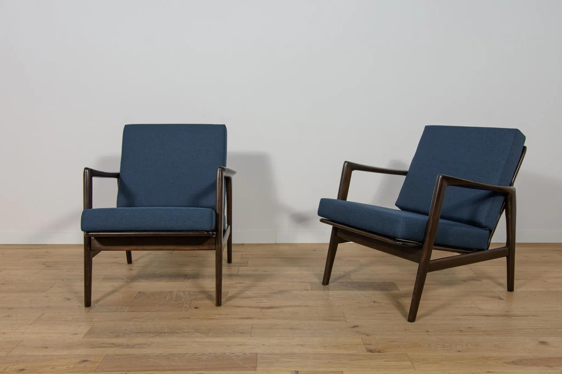 Pair of armchairs 300-139, navy blue, rosewood-stained beech, Swarzędzka Fabryka Mebli, Poland, 1960s. - 71687