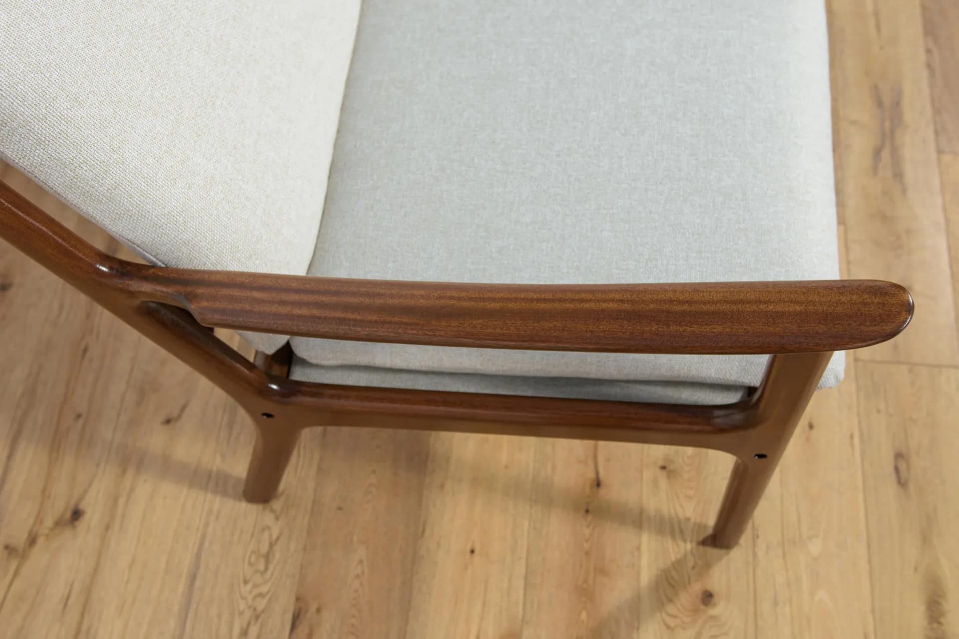 Sofa trzyosobowa PJ112, beżowy, mahoń, proj. O. Wanscher, Poul Jeppesens Møbelfabrik, Dania, lata 60. - 71654