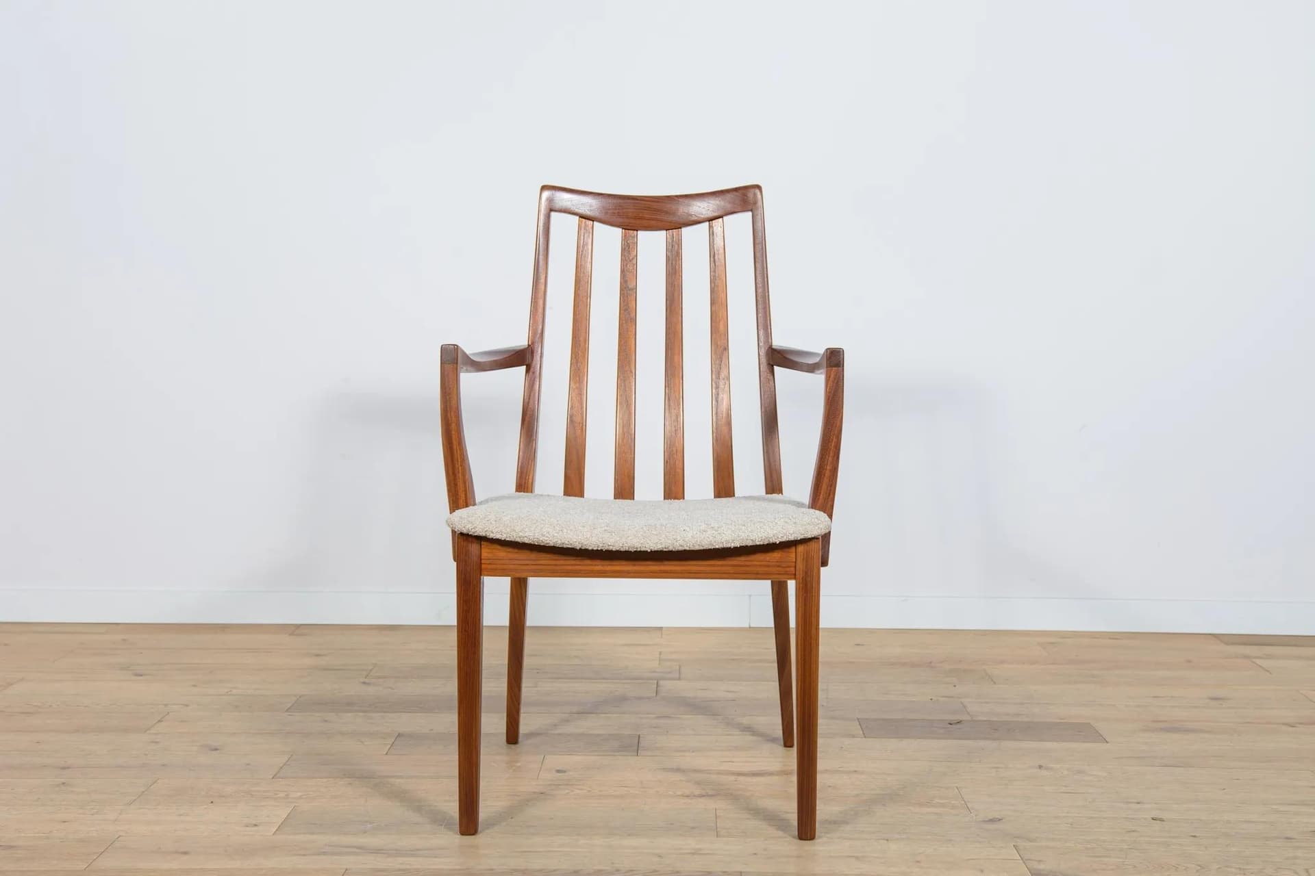 Komplet czterech krzeseł i dwóch foteli, teak brązowy jasny, proj. L. Dandy, G-Plan, Wielka Brytania, lata 60. - 71597