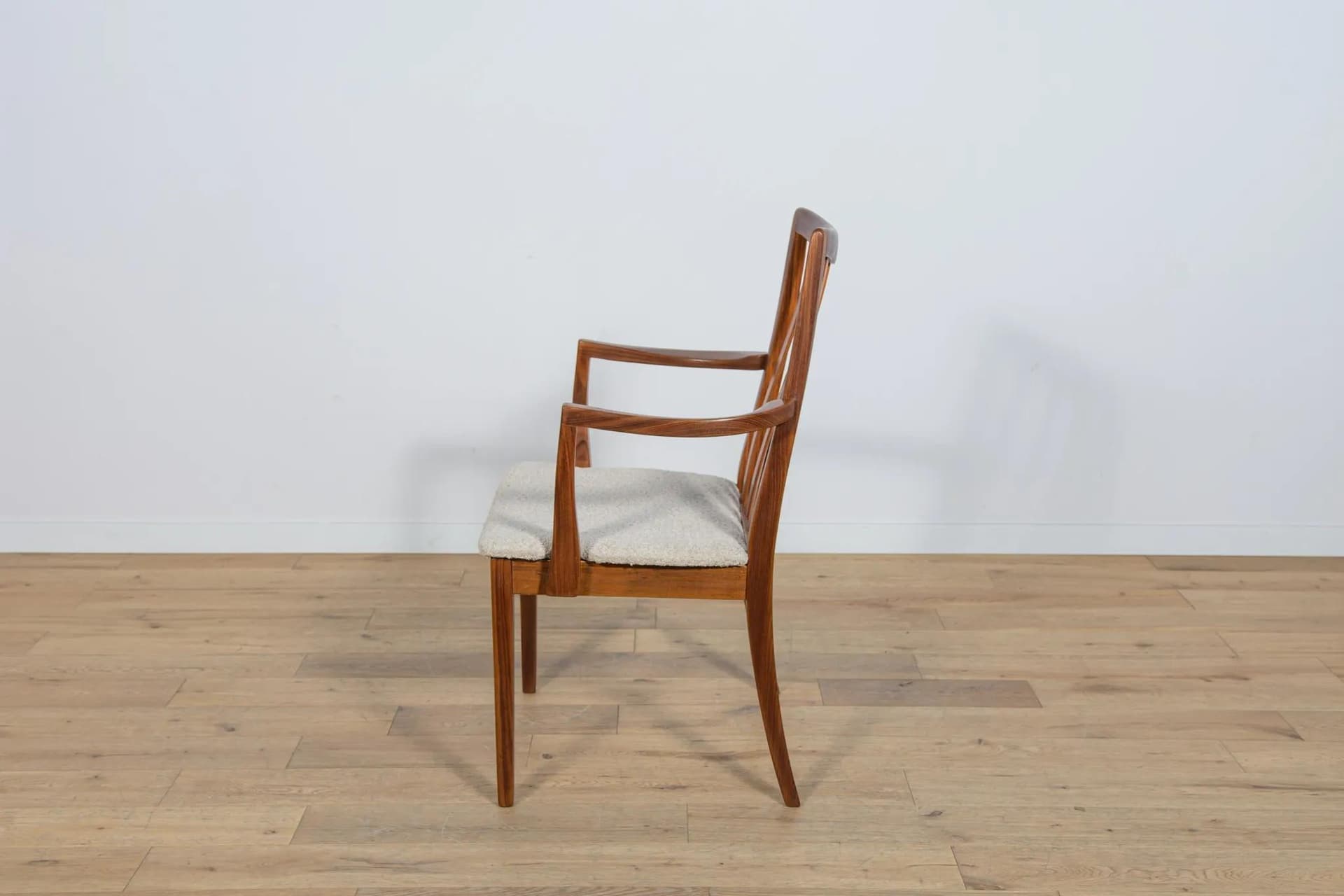 Komplet czterech krzeseł i dwóch foteli, teak brązowy jasny, proj. L. Dandy, G-Plan, Wielka Brytania, lata 60. - 71602