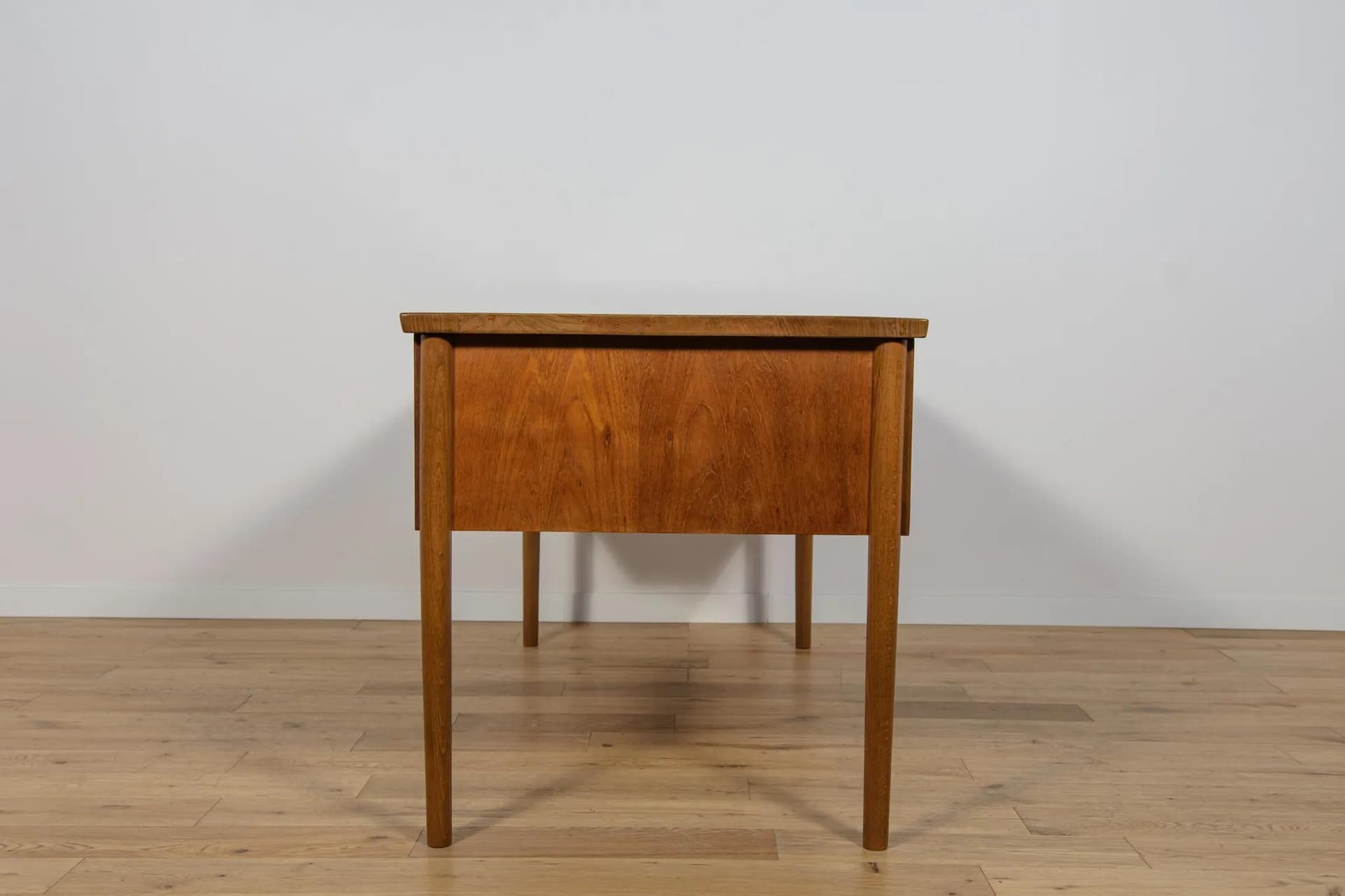 Biurko wolnostojące, teak brązowy, Dania, lata 60. - 71488