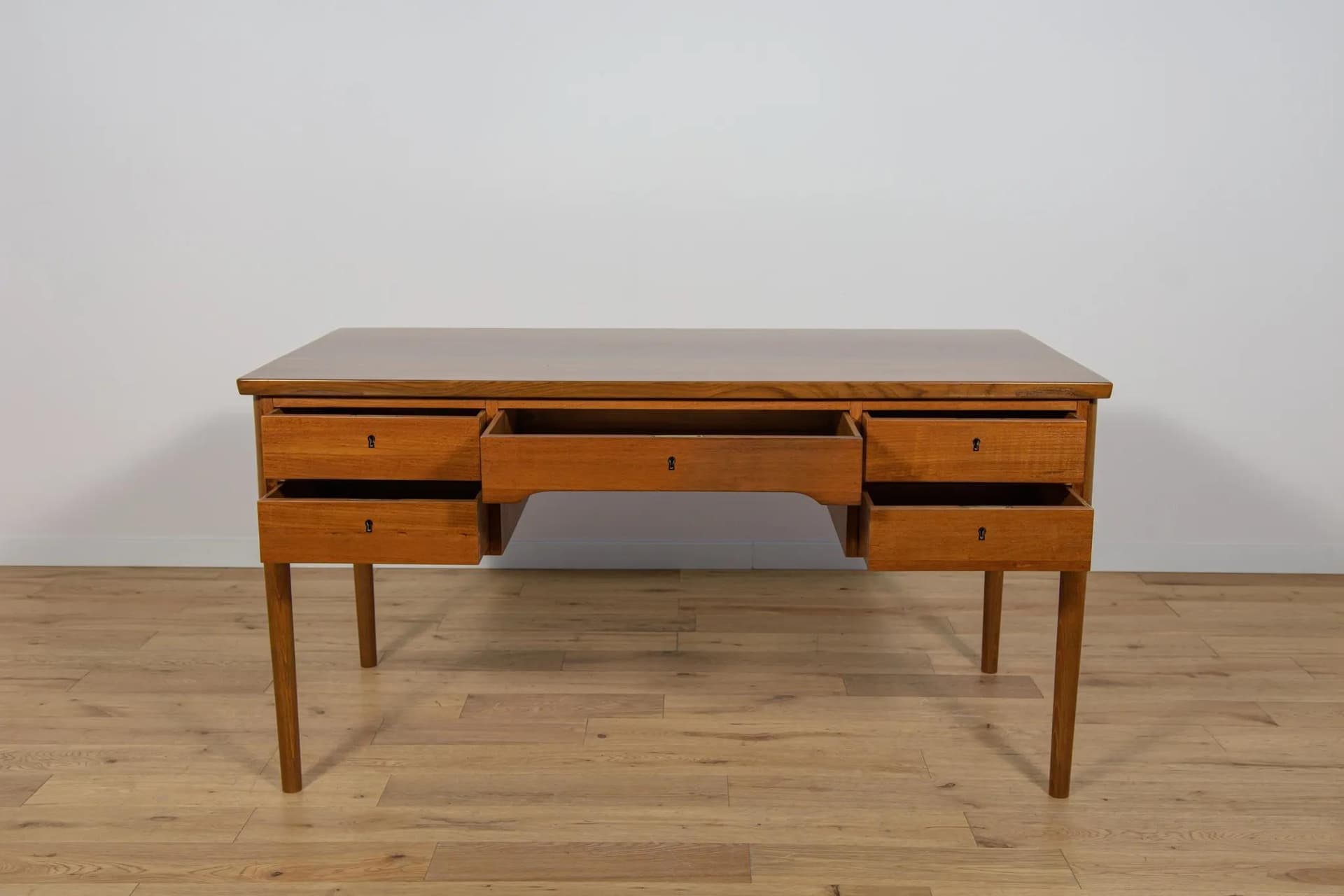 Biurko wolnostojące, teak brązowy, Dania, lata 60. - 71493