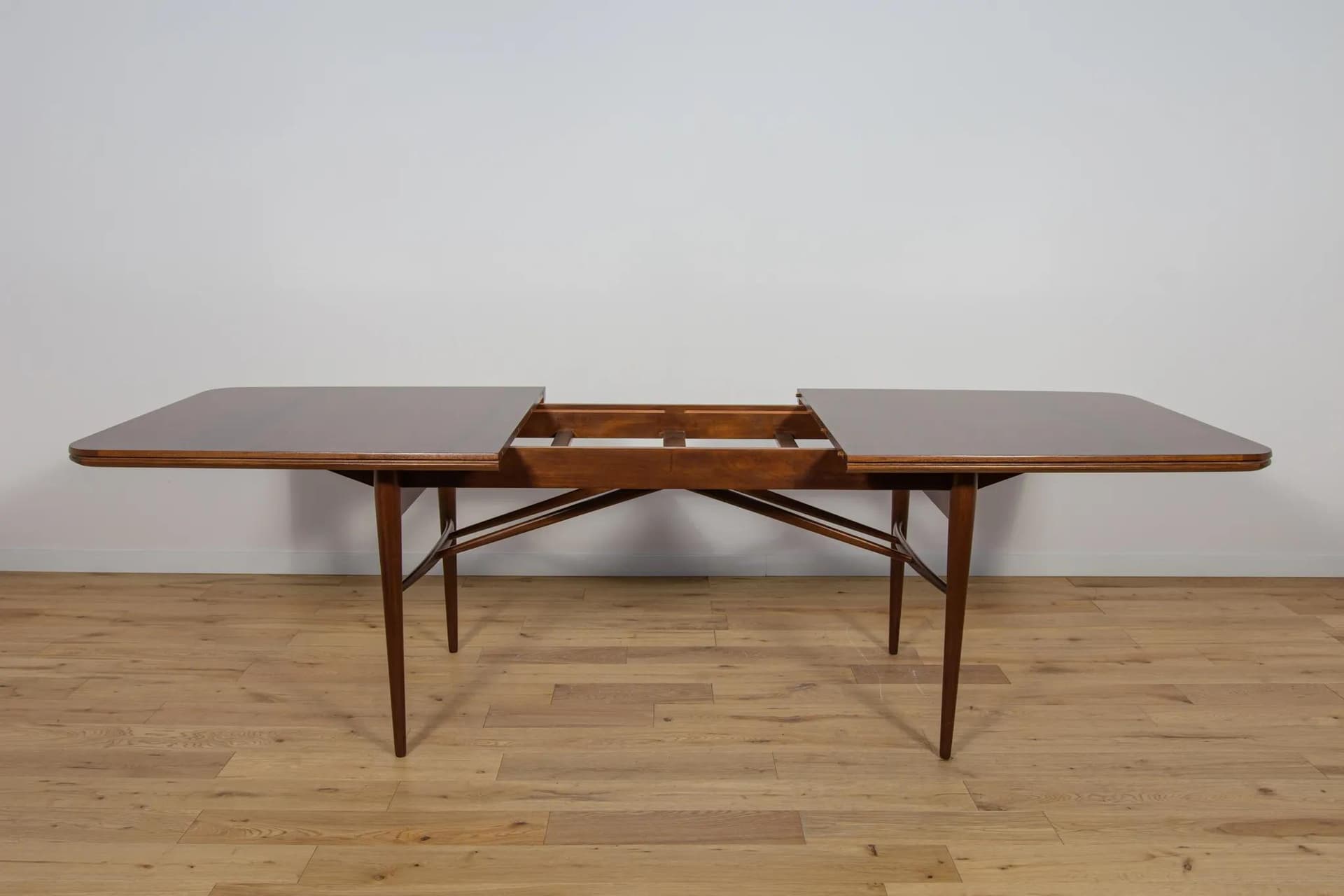 Extendable Table, brown rosewood, by R. Heritage, United Kingdom, 1960s - 71341