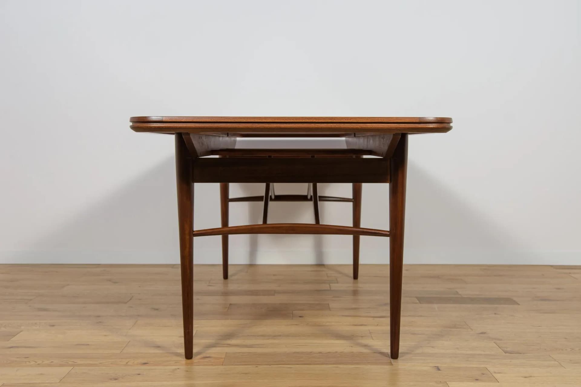 Extendable Table, brown rosewood, by R. Heritage, United Kingdom, 1960s - 71344