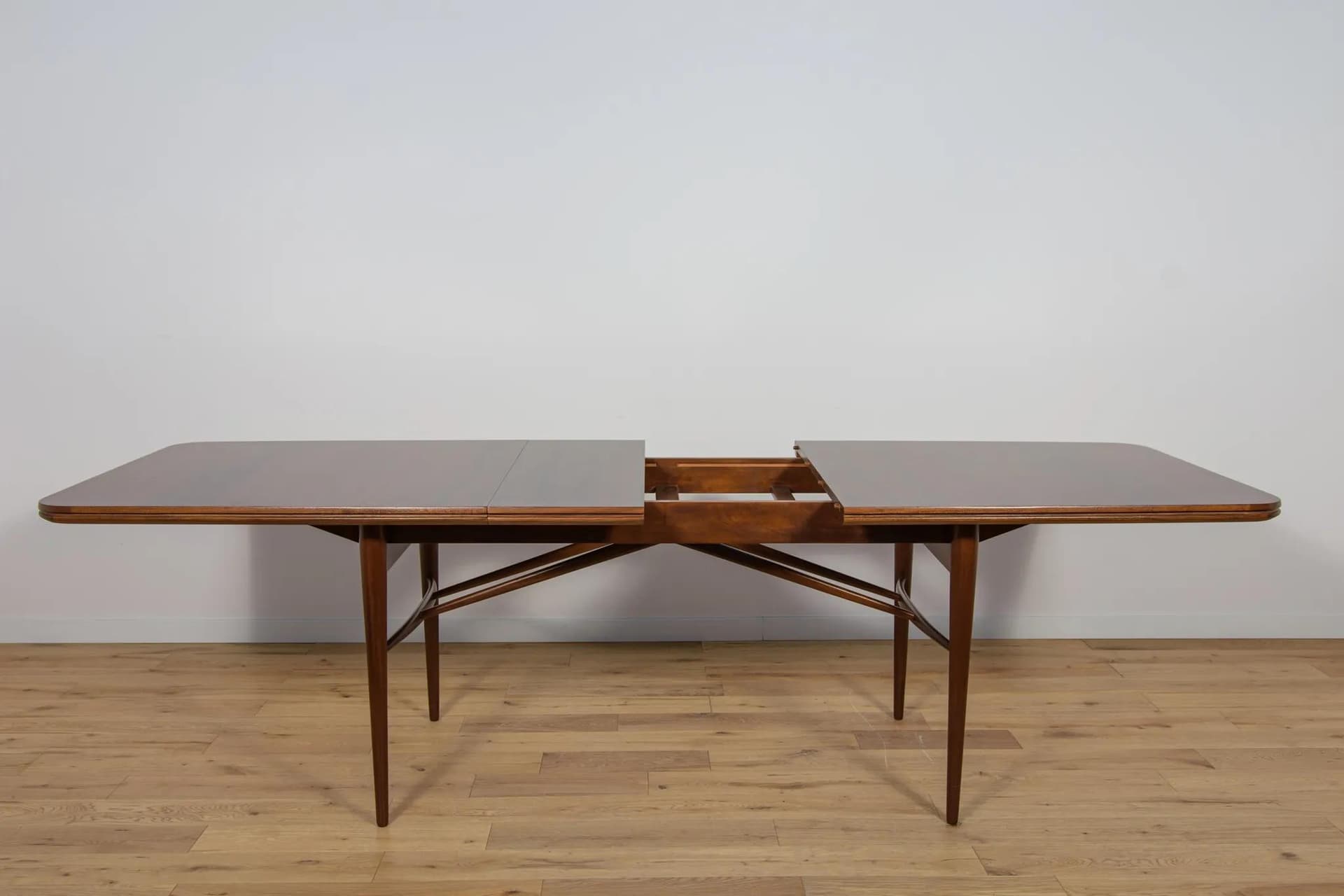 Extendable Table, brown rosewood, by R. Heritage, United Kingdom, 1960s - 71342