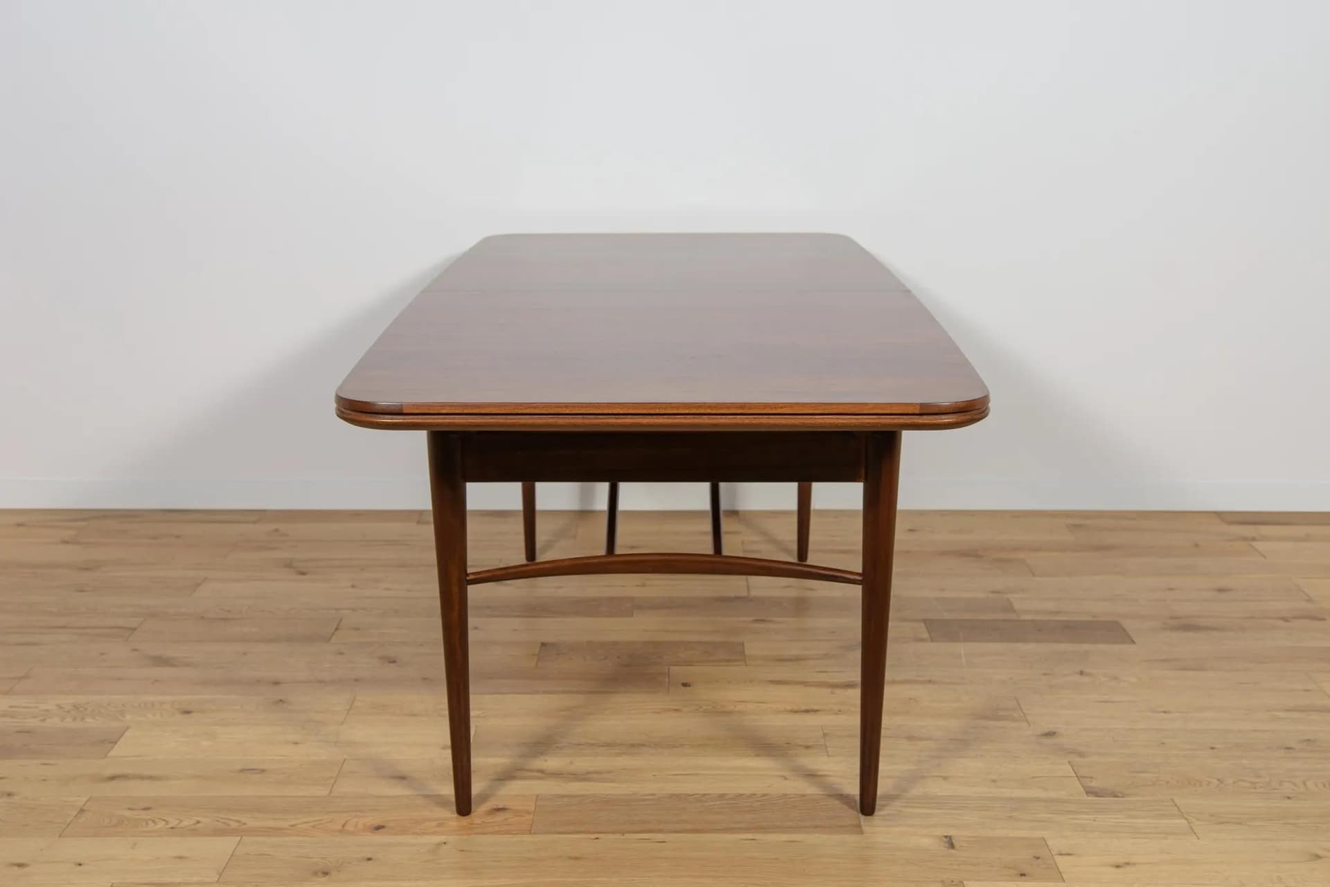 Extendable Table, brown rosewood, by R. Heritage, United Kingdom, 1960s - 71346