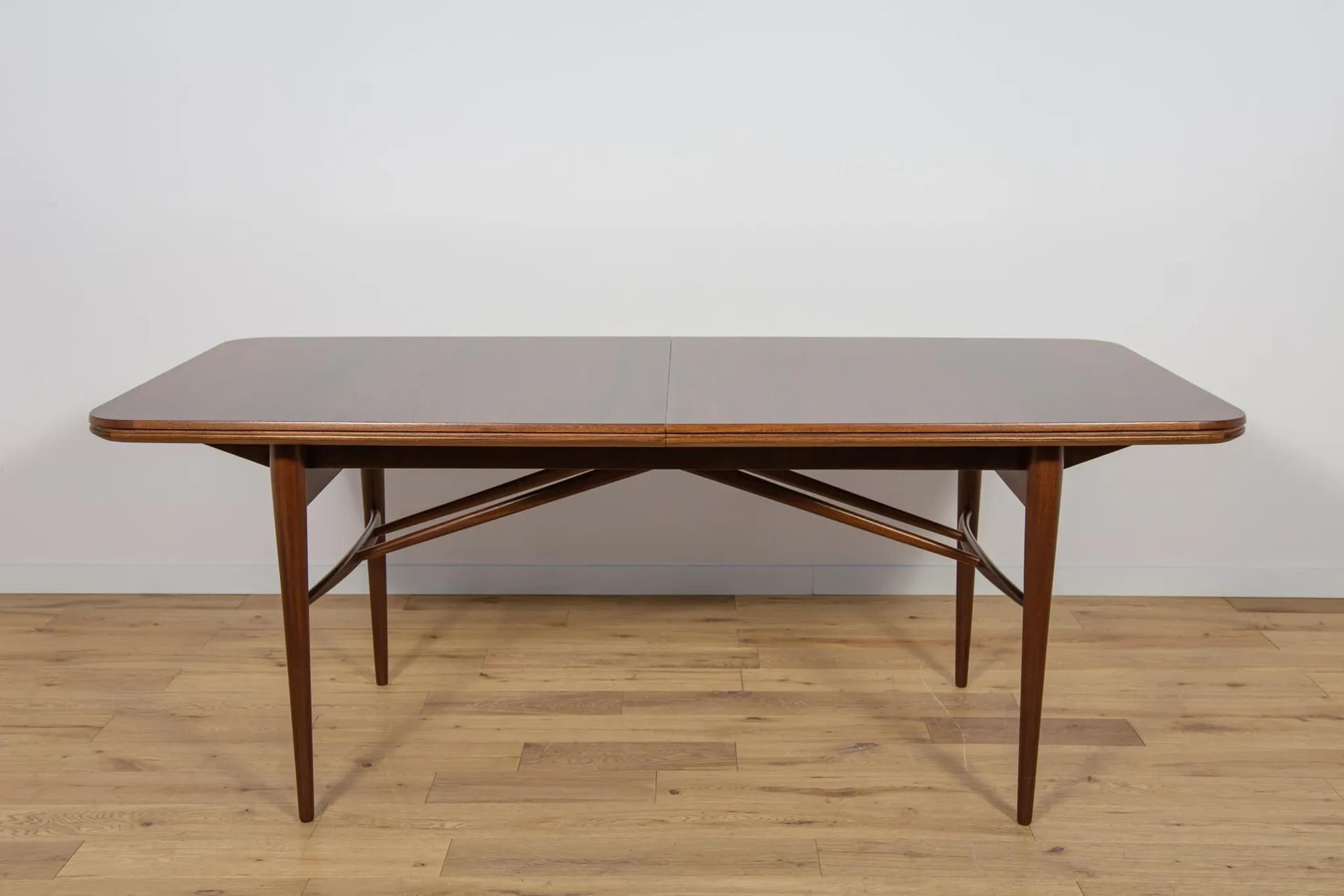 Extendable Table, brown rosewood, by R. Heritage, United Kingdom, 1960s - 71340