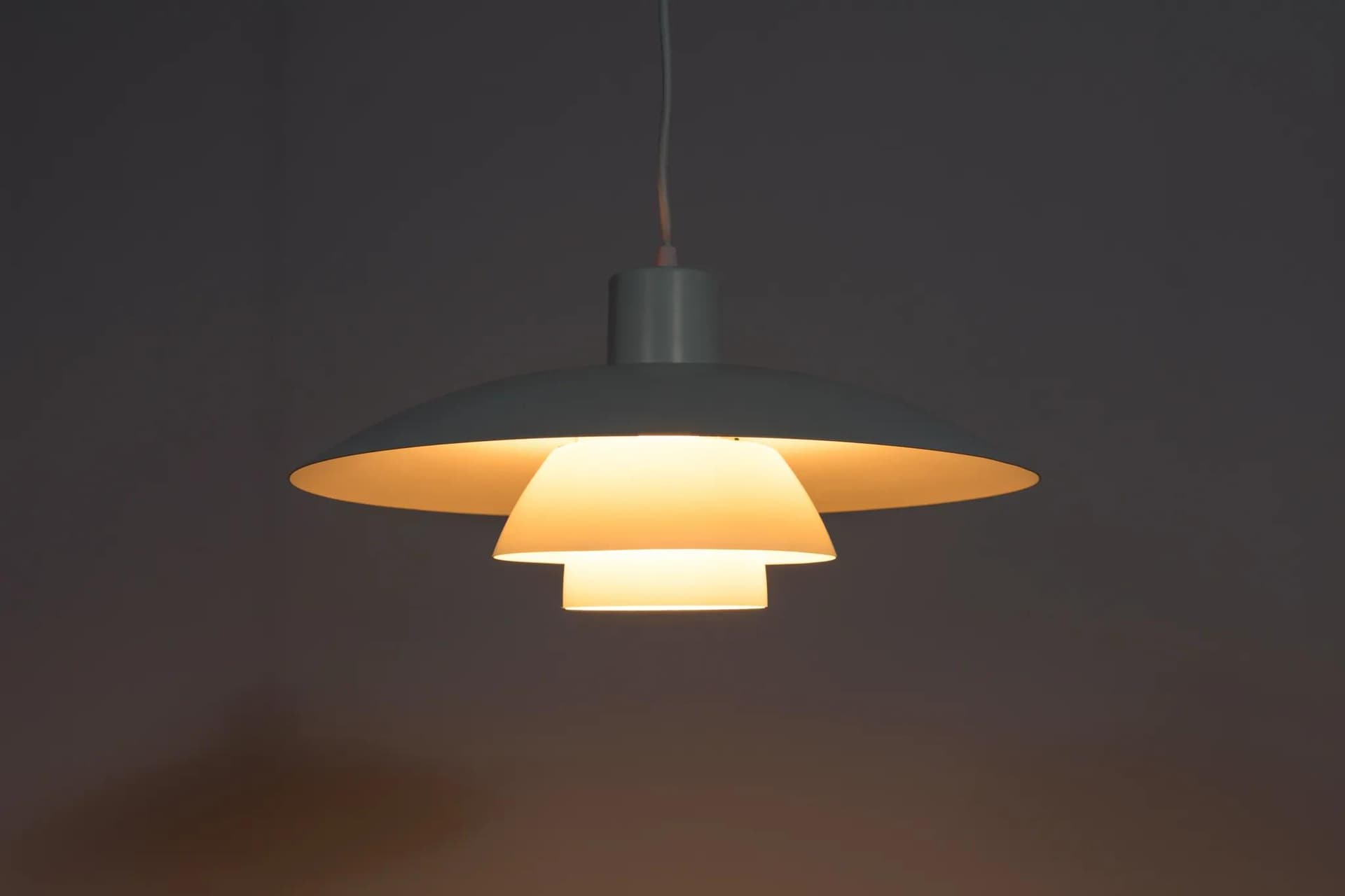 Lampa sufitowa PH 4/3, metal biały, proj. P. Henningsen, Louis Poulsen, Dania, lata 60. - 71267