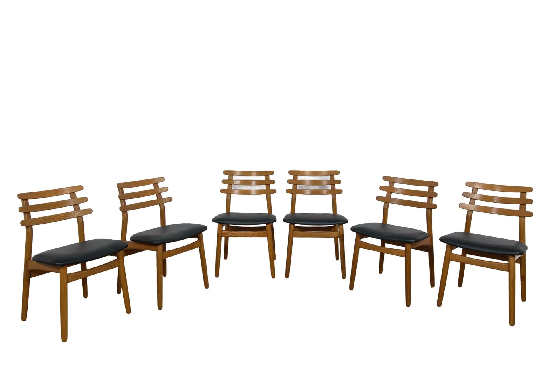 Komplet sześciu krzeseł, dąb brązowy, skóra czarna, proj. P. Volther, Dania, lata 60.