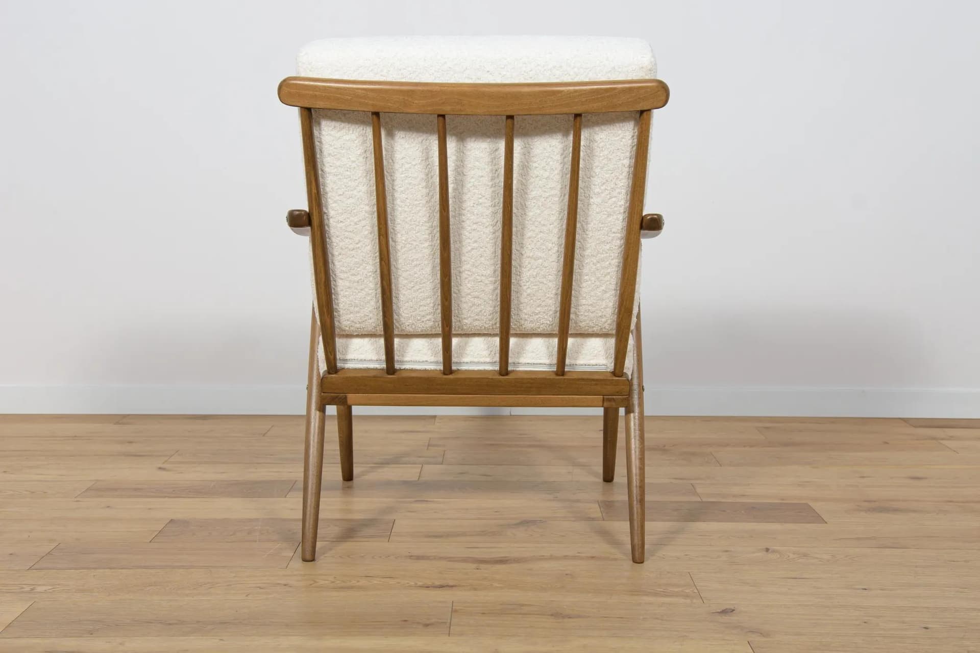 Fotel, boucle biały, buk brązowy, TON, Czechosłowacja, lata 60. - 71124
