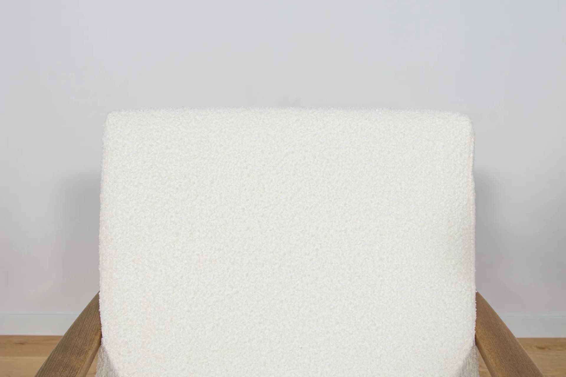 Fotel, boucle biały, buk brązowy, TON, Czechosłowacja, lata 60. - 71125