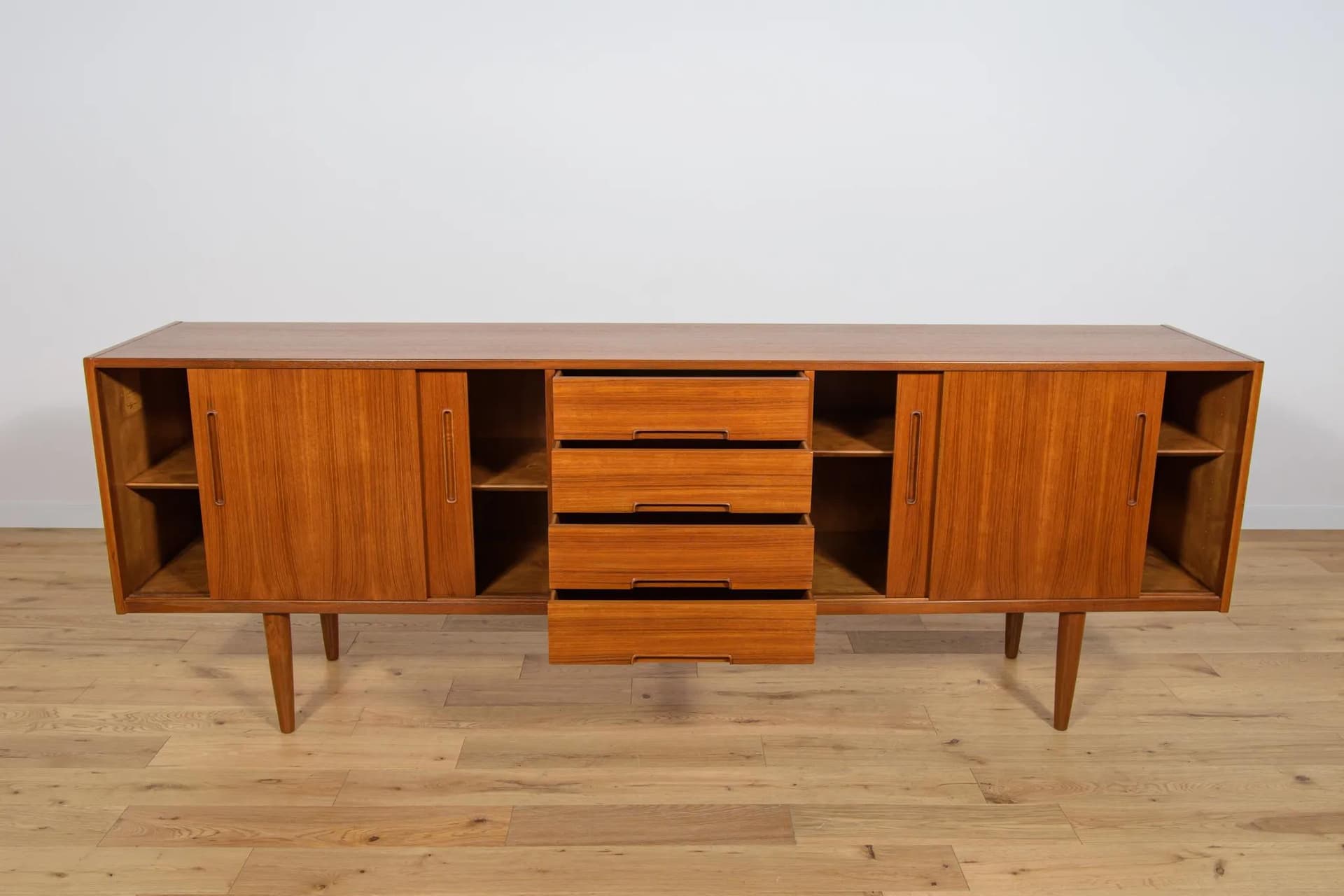 Komoda, teak brązowy, proj. N. Jonsson, Troeds Bjärnum, Szwecja, lata 60. - 70901