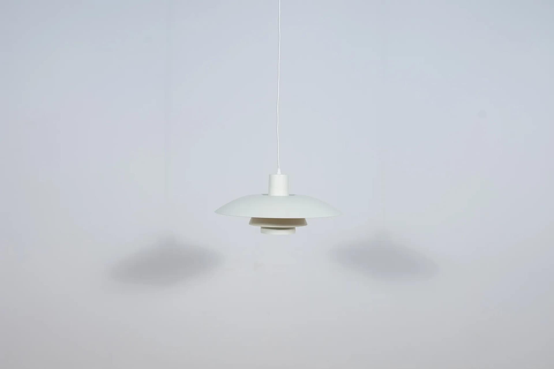 Lampa wisząca PH 4/3, aluminium biały, proj. P. Henningsen, Louis Poulsen, Dania, lata 60. - 70826