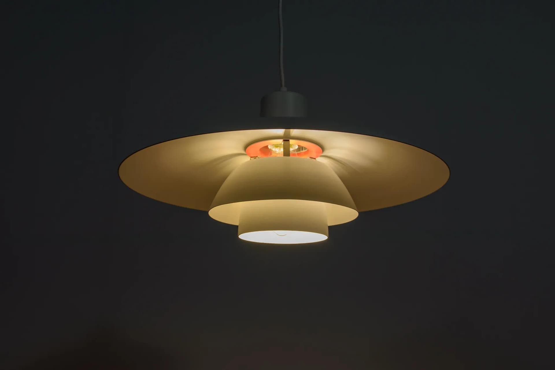 Lampa wisząca PH 4/3, aluminium biały, proj. P. Henningsen, Louis Poulsen, Dania, lata 60. - 70830