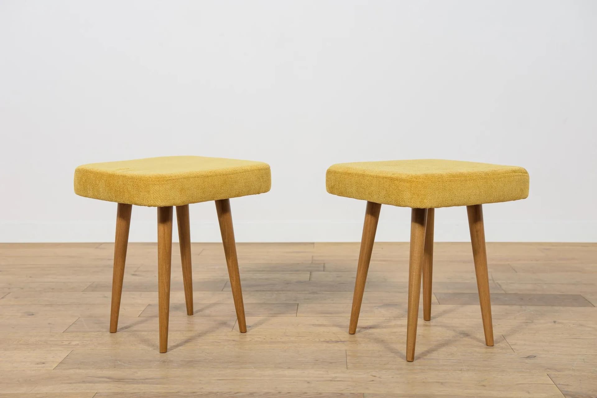 Stołek, żółty, buk brązowy, Polska, lata 70. - 70801