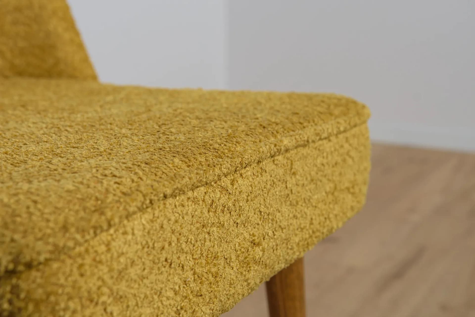 Set of six Muszelka chairs, yellow boucle, oak wood, Bydgoska Fabryka Mebli, Poland, 1960s. - 70784