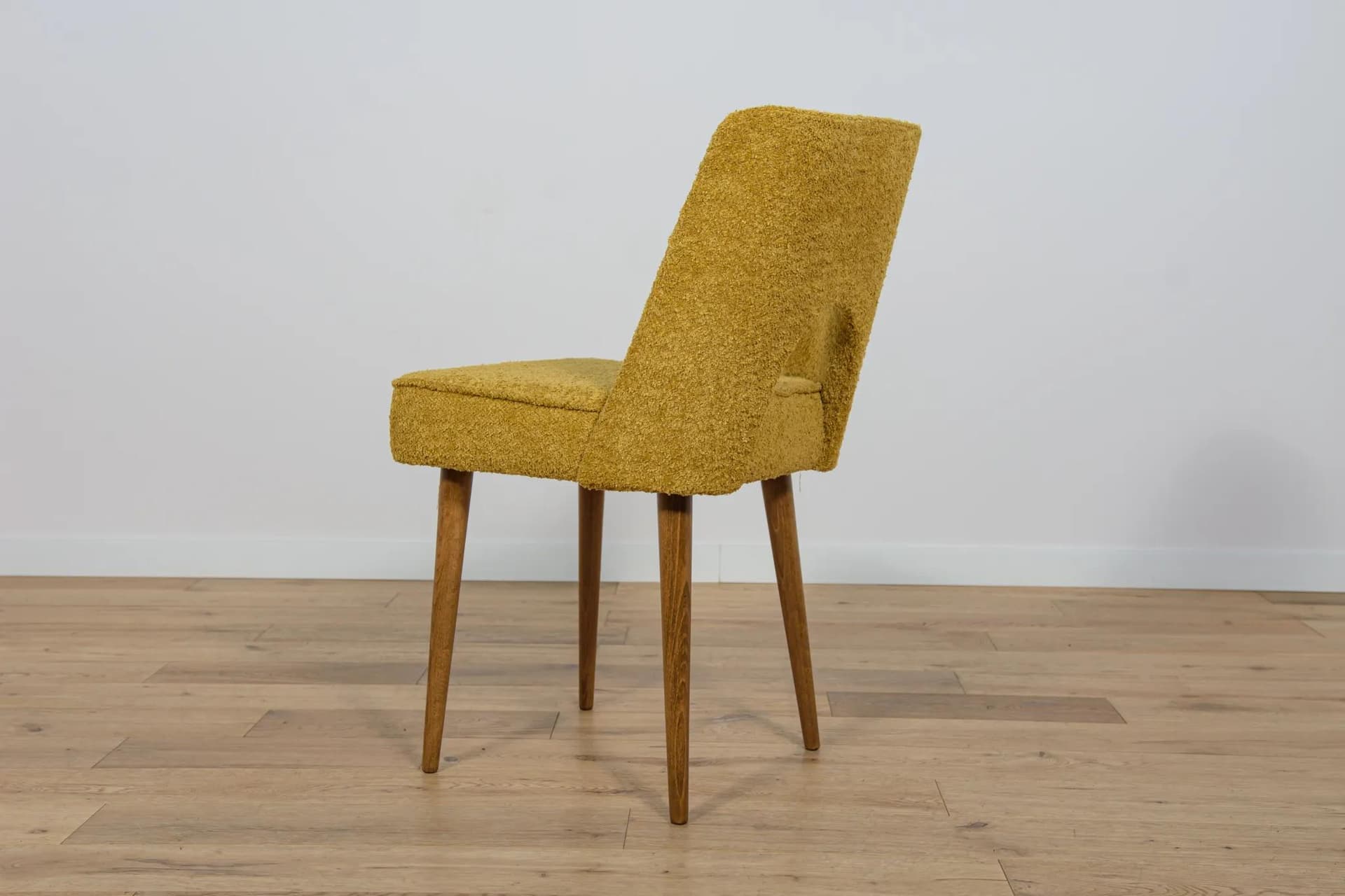 Set of six Muszelka chairs, yellow boucle, oak wood, Bydgoska Fabryka Mebli, Poland, 1960s. - 70781