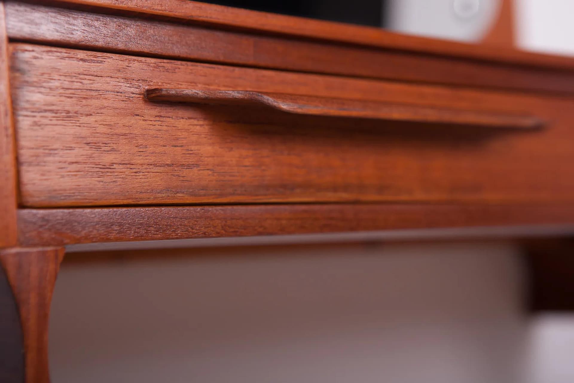 Toaletka wisząca, teak brązowy, proj. J. Andersen, CFC Silkeborg, Dania, lata 60. - 70774