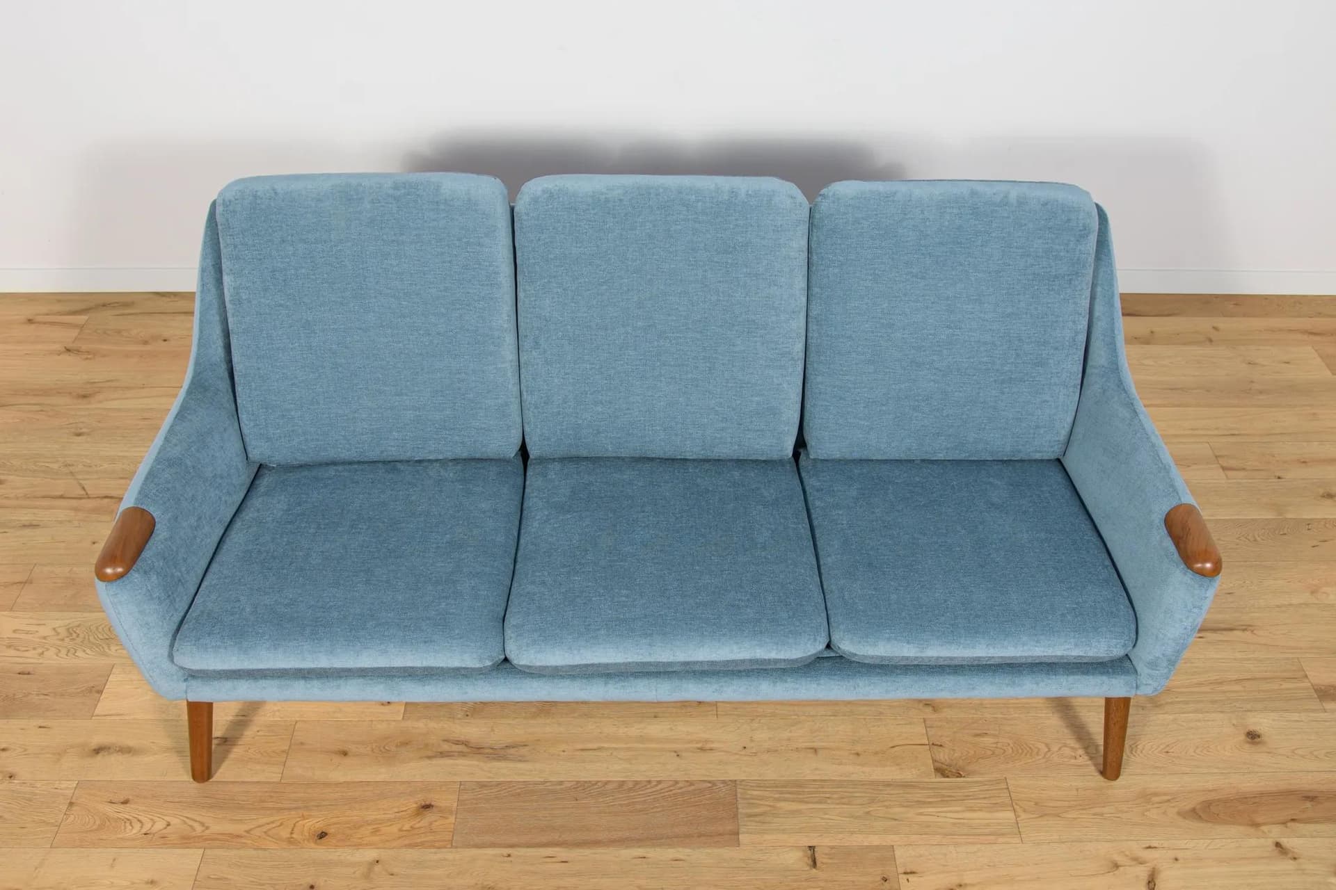 Sofa, dąb brązowy, tkanina niebieska, Dania, lata 60. - 70760