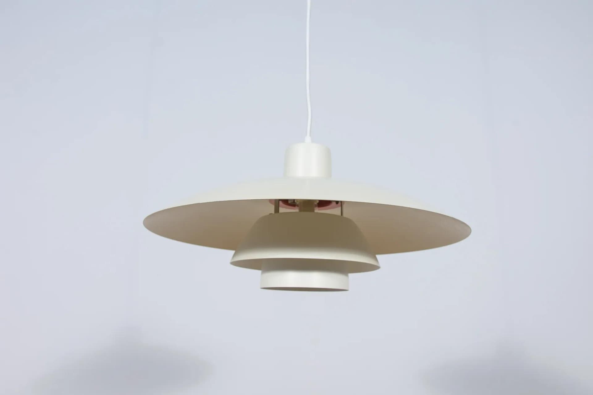Lampa wisząca PH 4/3, ivory white, metal, proj. P. Henningsen, Louis Poulsen, Dania, lata 60. - 70752