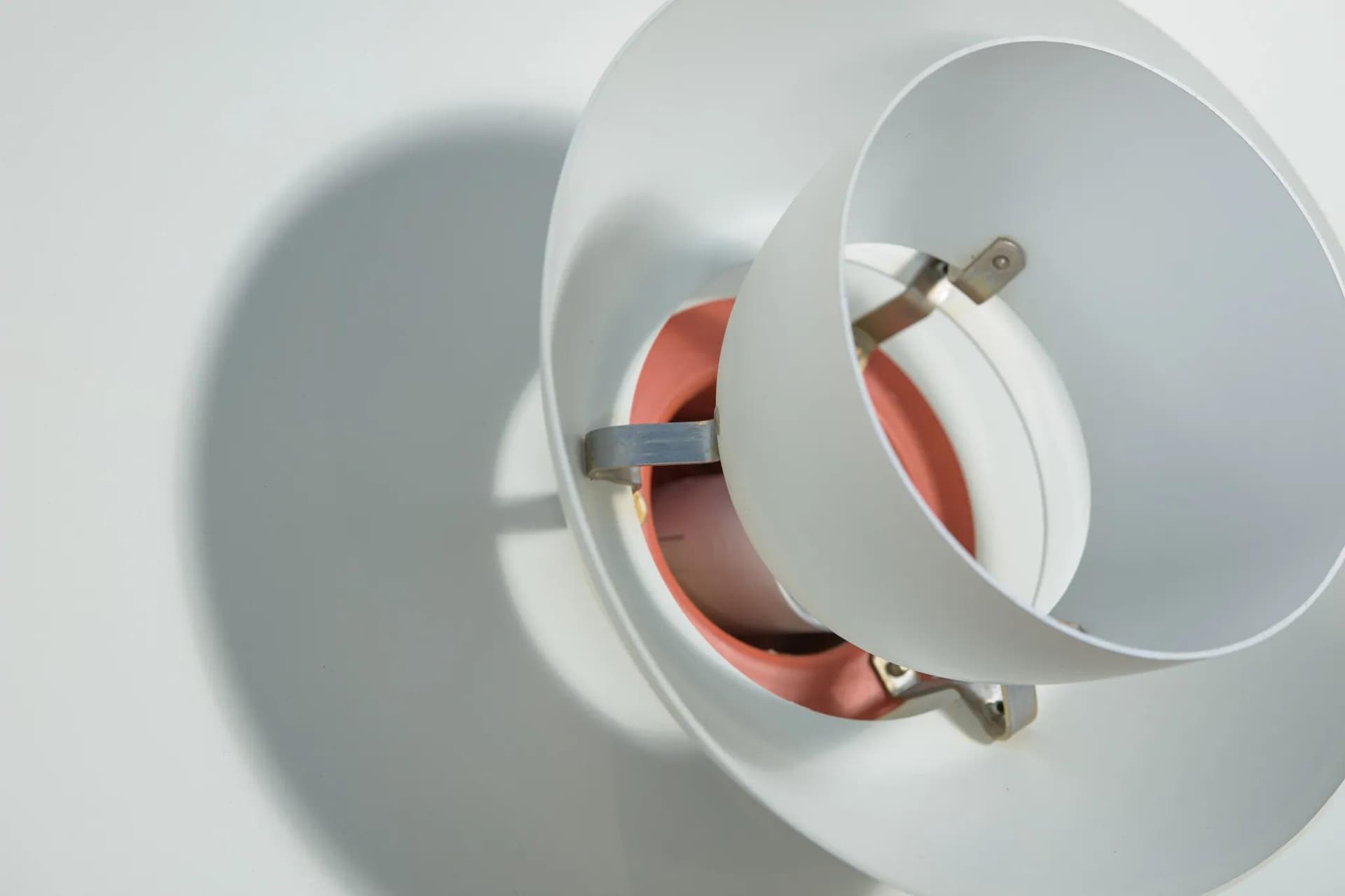 Lampa wisząca PH 4/3, ivory white, metal, proj. P. Henningsen, Louis Poulsen, Dania, lata 60. - 70747