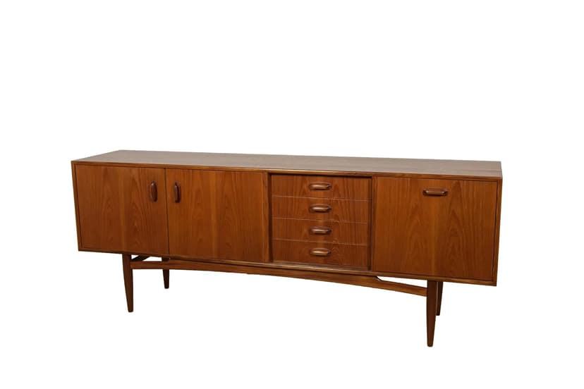 Komoda model 4058, drewno teak brązowy, proj. V. Wilkins, G-Plan, Wielka Brytania, lata 60.