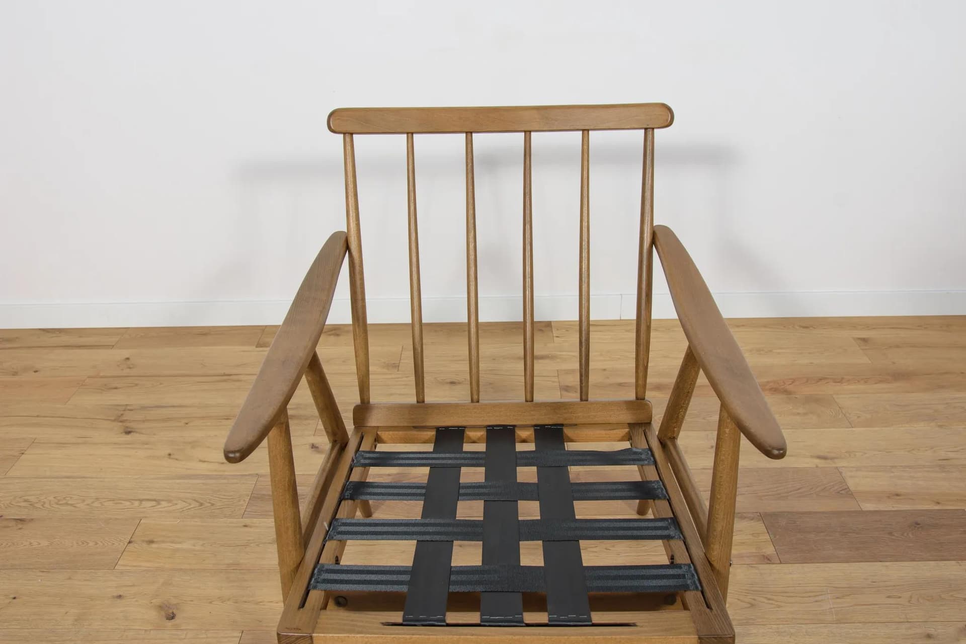 Fotel, buk orzechowy, boucle kremowy, TON, Czechosłowacja, lata 60. - 70612