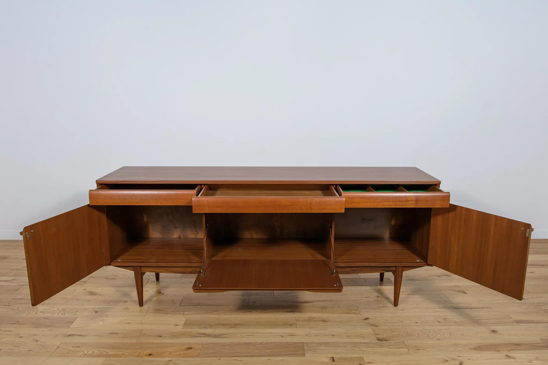 Sideboard, brown teak, United Kingdom, 1960s. - 70554