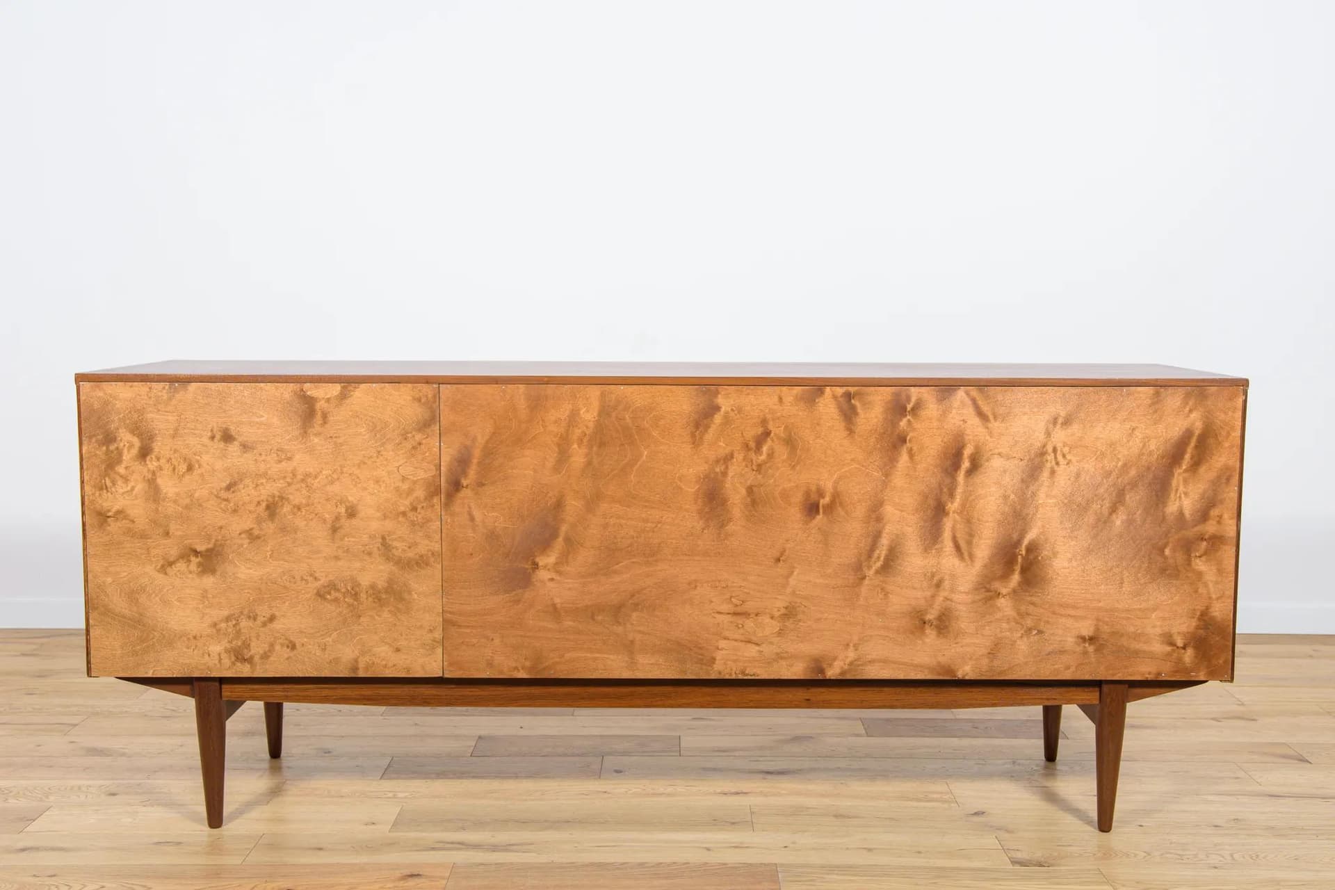 Sideboard, brown teak, United Kingdom, 1960s. - 70552