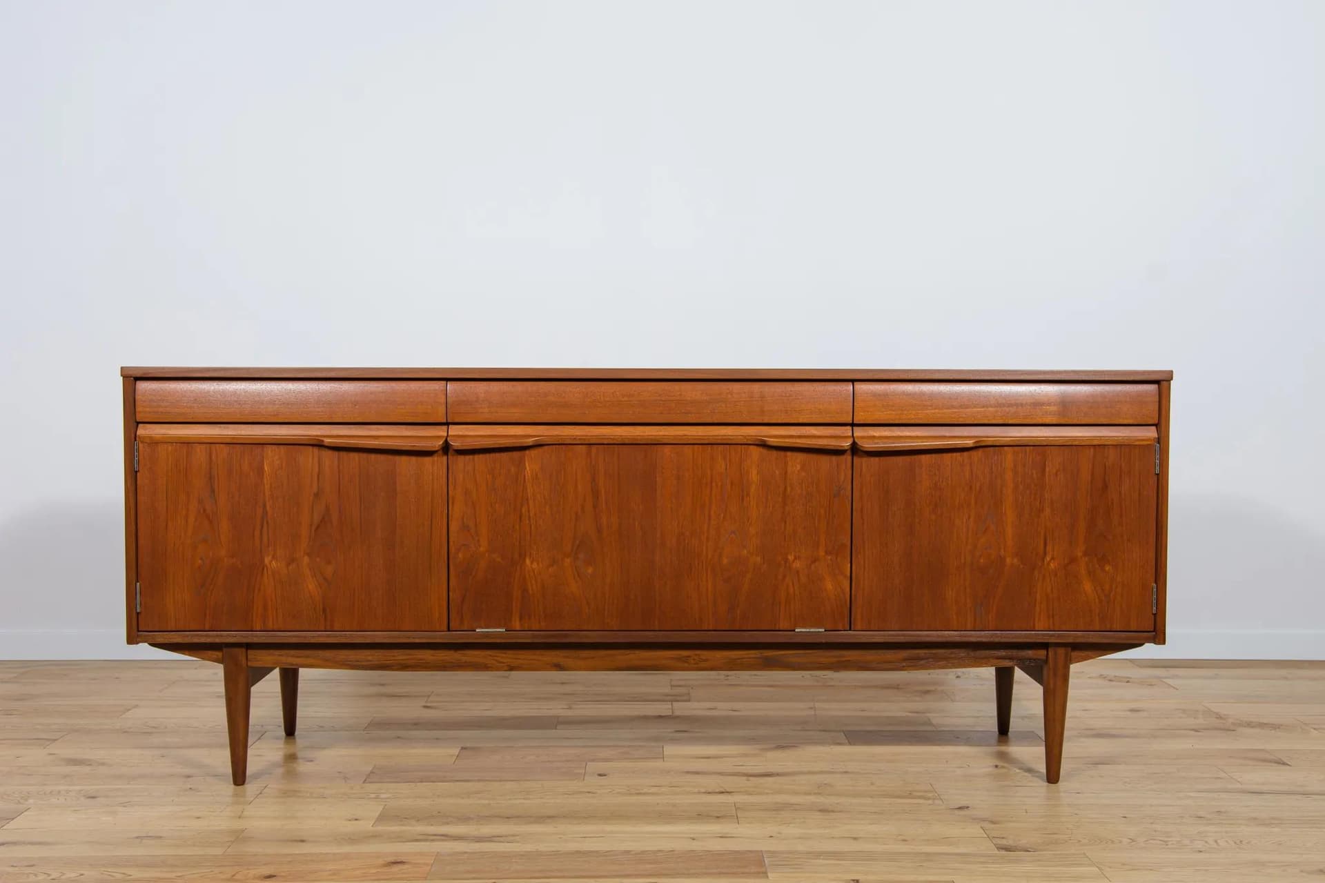 Sideboard, brown teak, United Kingdom, 1960s. - 70549