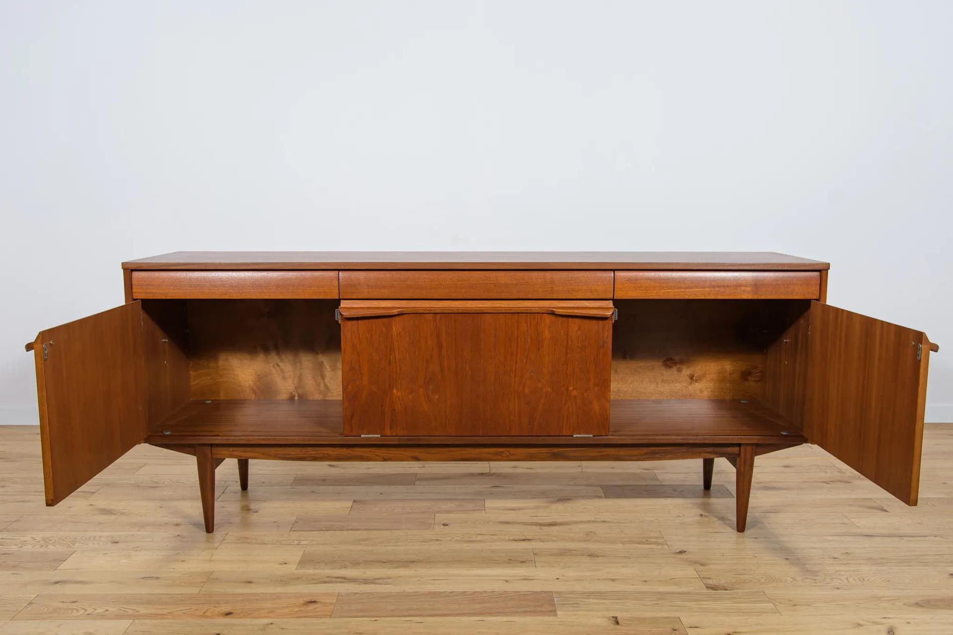 Sideboard, brown teak, United Kingdom, 1960s. - 70556